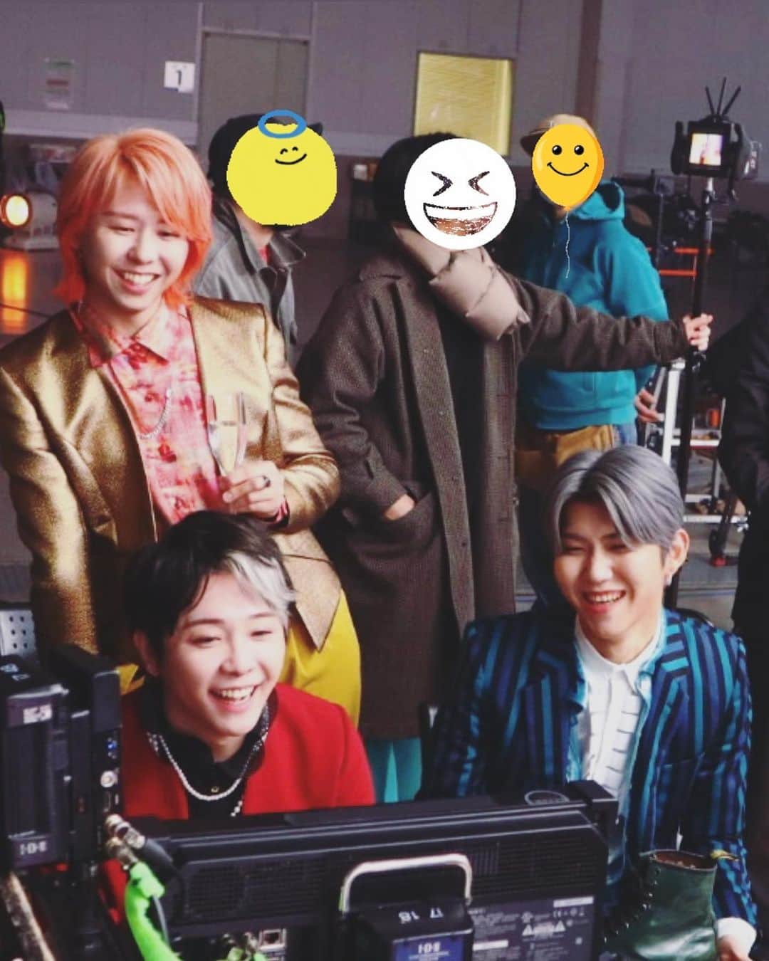 藤澤涼架のインスタグラム：「💃  撮影中ずっと笑ってたな〜 皆笑い過ぎて録り直しになったりもしたよ😂  ふたりと撮った写真、お気に入り🙆‍♀️  #ニューマル #MrsGREENAPPLE」
