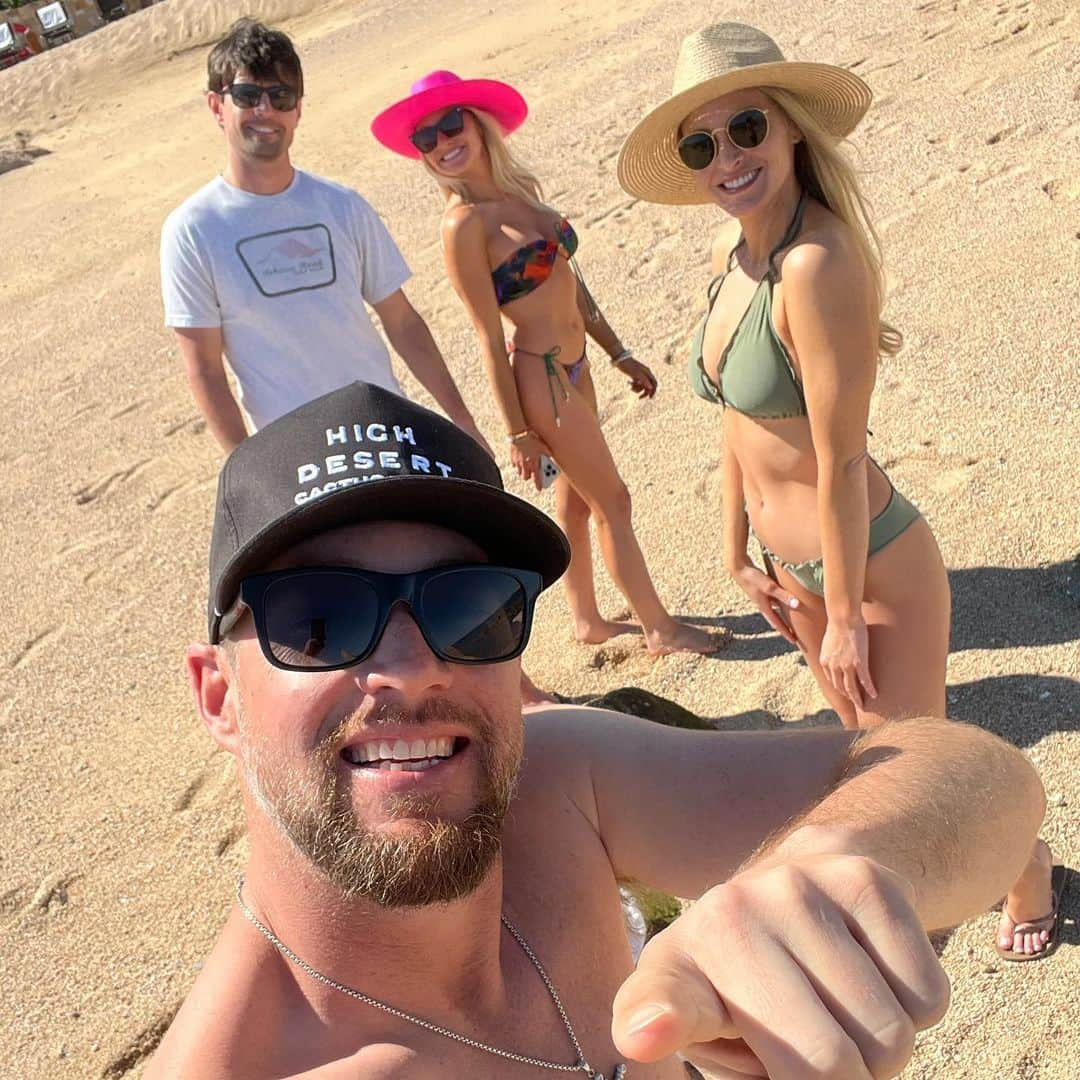 バド・ノリスさんのインスタグラム写真 - (バド・ノリスInstagram)「Celebrated my birthday in Cabo a few weeks back. Was one for the books. Thanks @stephchubin @tilstonkeith @joyasandmann」3月22日 23時21分 - thebud_norris