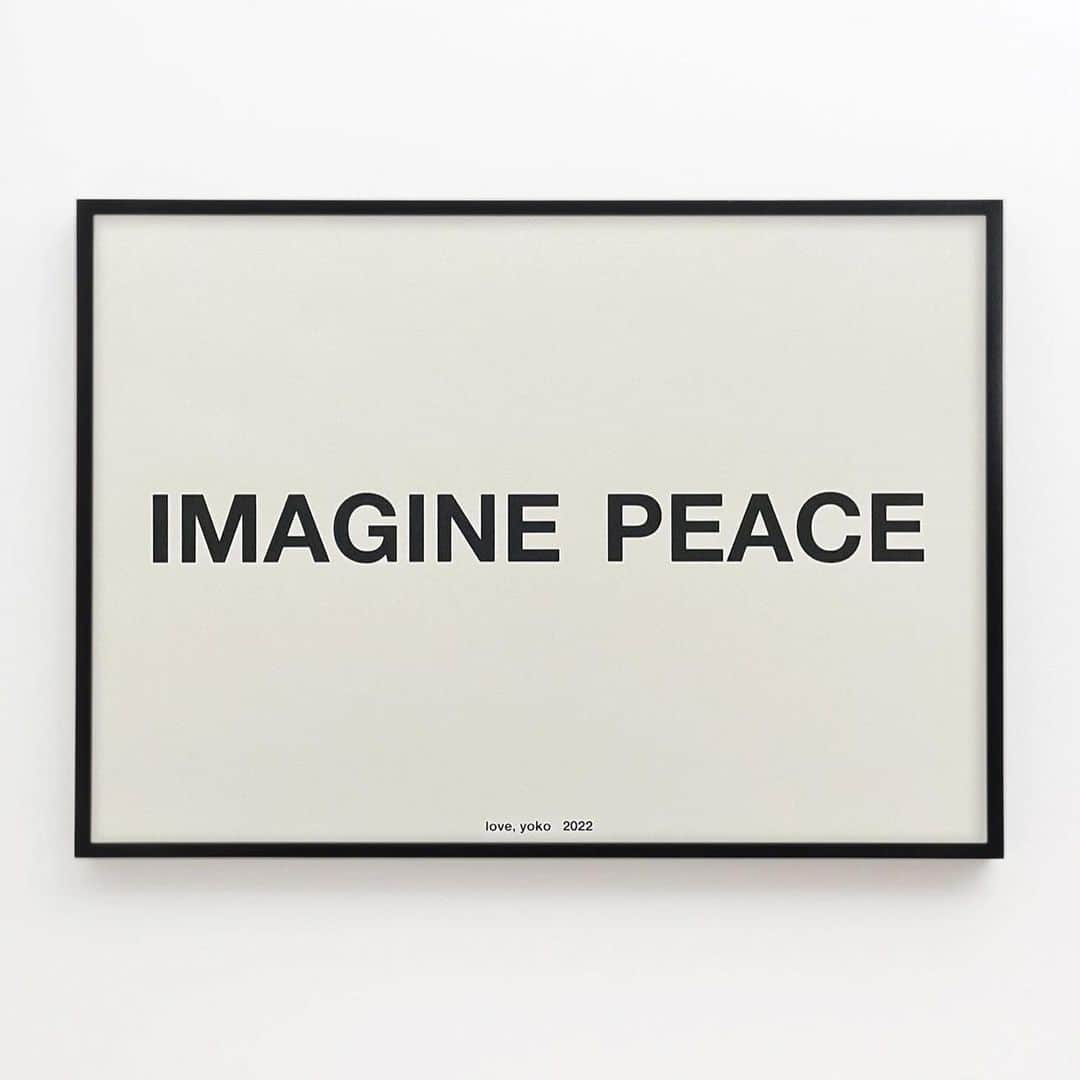 オノ・ヨーコさんのインスタグラム写真 - (オノ・ヨーコInstagram)「Over £250,000 has been raised this month through the sale of IMAGINE PEACE prints. Thank you for supporting peace! ​ ​This Saturday #LondonStandsWithUkraine ​ ​Organised by @mayorofldn @justinesimons in partnership with @circa.art and @serpentineuk to raise vital funds for @un_ocha. Meet in Park Lane at 2pm before passing through Piccadilly Circus where #IMAGINEPEACE will be displayed on @piccadillylights, culminating with a vigil in Trafalgar Square. ​ ​100% of the proceeds from each print this month will be donated to the United Nations Central Emergency Response Fund (CERF) - one of the fastest and most effective ways to ensure that urgently needed humanitarian assistance reaches people caught up in crises. ​ ​Visit the link in bio to purchase」3月23日 0時40分 - yokoono