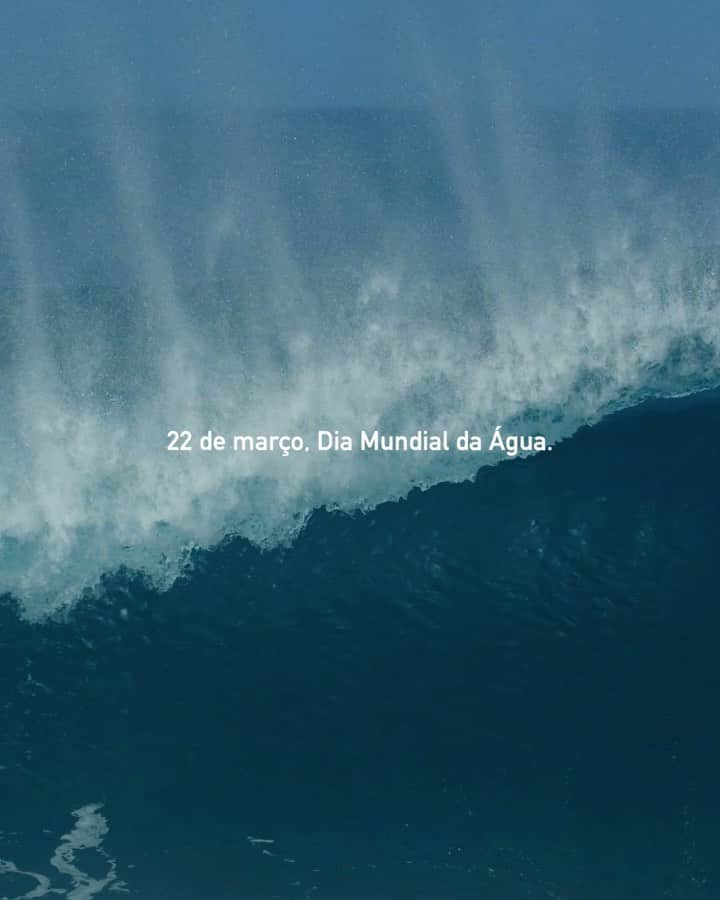 ミグエル・プッポのインスタグラム：「Em 2021 a @oceandrop retirou 3.378,00 kg de lixo dos oceanos em parceria com a @ecosurfoficial através da Missão Oceano. Surfe na onda da #MissãoOCeano e apoie a causa: a cada produto vendido, a Ocean Drop retira 25g de lixo dos oceanos.  YOUR SUPERPOWER, OUR CAUSE. - 22 de Março: Dia Mundial da Água 💧🌊」