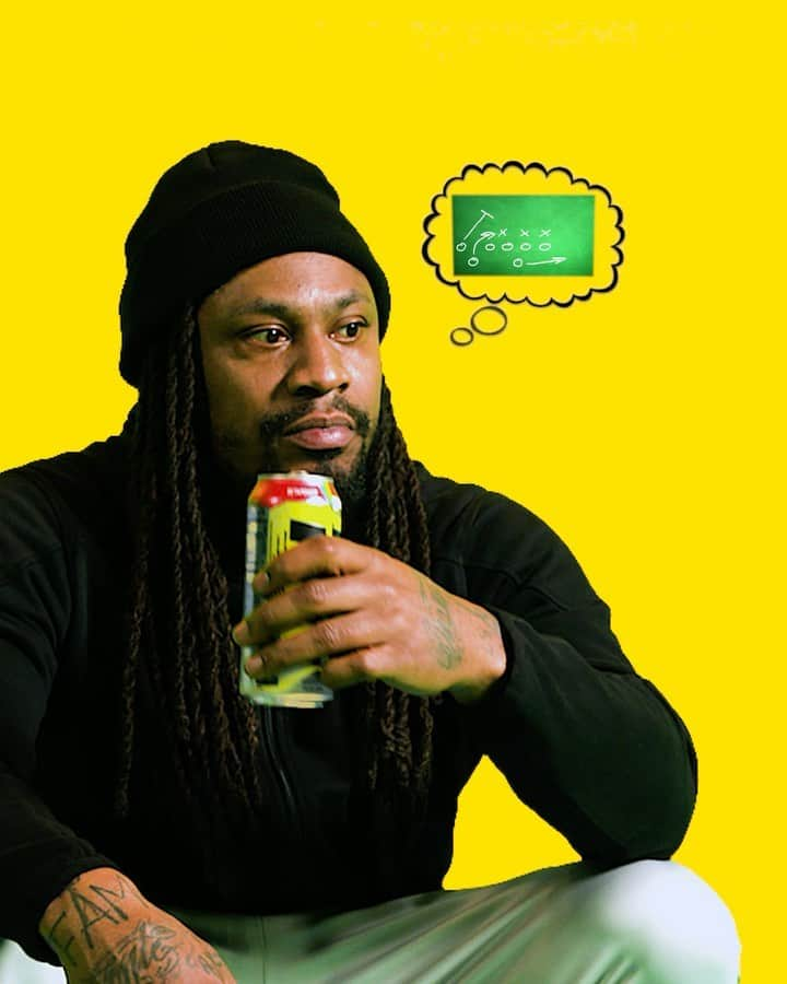 マーショーン・リンチのインスタグラム：「On March 2nd, 2022, we sat down with the icon, @beastmode to attempt to do the impossible...ask him some questions.​⁣ ⁣ It went about how you'd expect it to go...​⁣ ​⁣ But as soon as he started sippin' on a can of C4 x SKITTLES, you couldn't keep him from talking​⁣ .⁣ .⁣ .⁣ .⁣ #BeastMode #C4Energy #GameDay #MarshawnLynch #Gametime #LFG #GottaBelieve #GetAfterIt #Concoctions⁣」