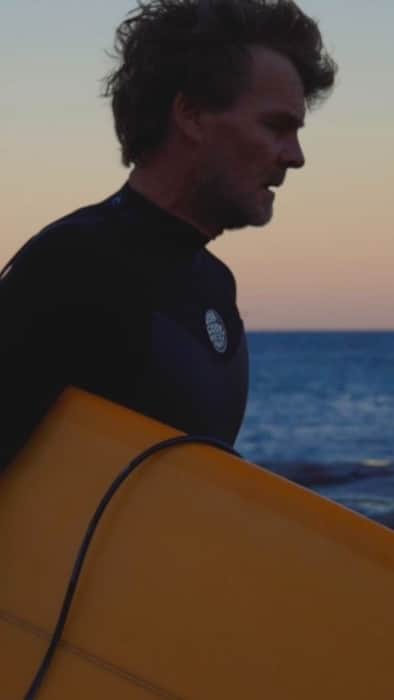 フェリシティー・パルマティアーのインスタグラム：「Here’s a taste of one of the most enjoyable projects I’ve been a part of to date “Dancing on Water”  Over the last few months @_joshhauser_ & @lee.j__ have been following Dad and I around, documenting our paternal bond and our connection with the ocean.   Despite all the crazy things life has thrown at us in the last few years, the ocean has always grounded us and kept us honest. It really is the best therapy 🧘🏼🤌🏽  “Dancing on Water” coming soon!   @scottybauer_  @laurentrickettphoto  @waterpatrol_australia」