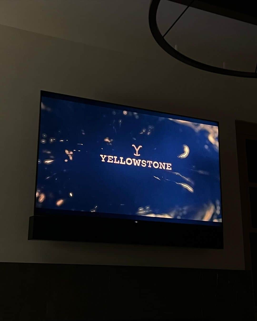 ケンダル・ジェンナーさんのインスタグラム写真 - (ケンダル・ジェンナーInstagram)「just finished season 2 of Yellowstone, don’t spoil anything for me」3月23日 7時31分 - kendalljenner