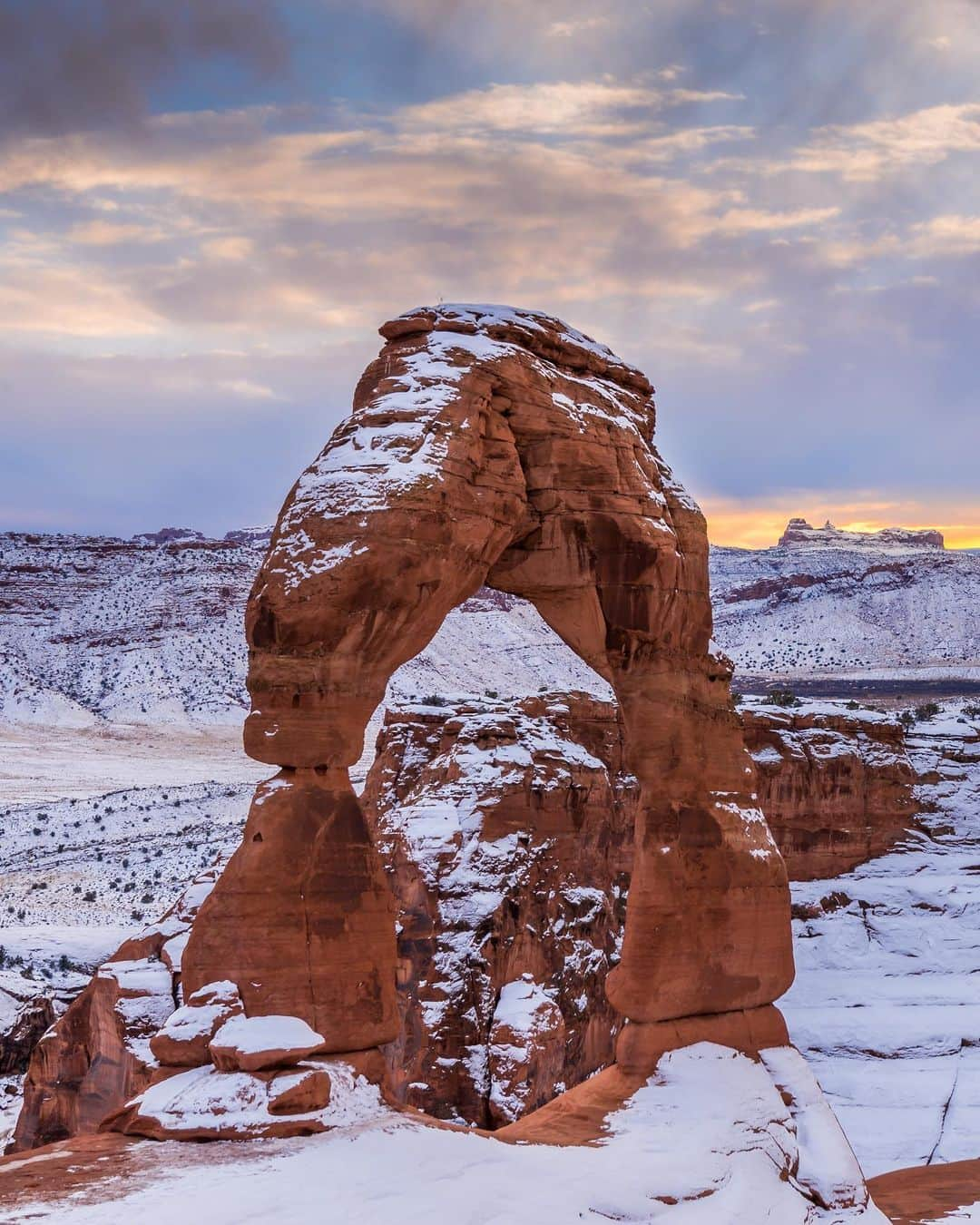 Karan B.さんのインスタグラム写真 - (Karan B.Instagram)「I’m incredibly excited to be heading back to Moab in a few days. I used to drive there every winter, meandering solo through the Southwest, taking time to reflect on the year, make photographs and meet strangers. This time I’ll be visiting with @vibramnorthamerica and attempting to run 50 kms around the Behind the Rocks Wilderness Area, a part of Moab I have yet to explore. Vibram has helped make this possible by assisting me with gear, coaching and more over the last few months, for which I’m forever grateful. They’ve also opened my eyes to an entirely new community and hobby - trail running. As climbing once did for me, trail running has reconnected me with nature, opened my eyes to a community of passionate and positive people and shown me a new way to take care of myself, both physically and mentally. It challenges me and takes me far outside my comfort zone, which is a happy place for me. I am excited to push myself through the desert and hopefully complete the race, but truth-be-told, I already feel like I’ve won. Thanks to everyone who’s helped me learn and grow as I’ve had the chance to sample something new in life. #MyRoadToUltra Oh, and here’s a shot of some snow.」3月23日 8時55分 - sendingstache