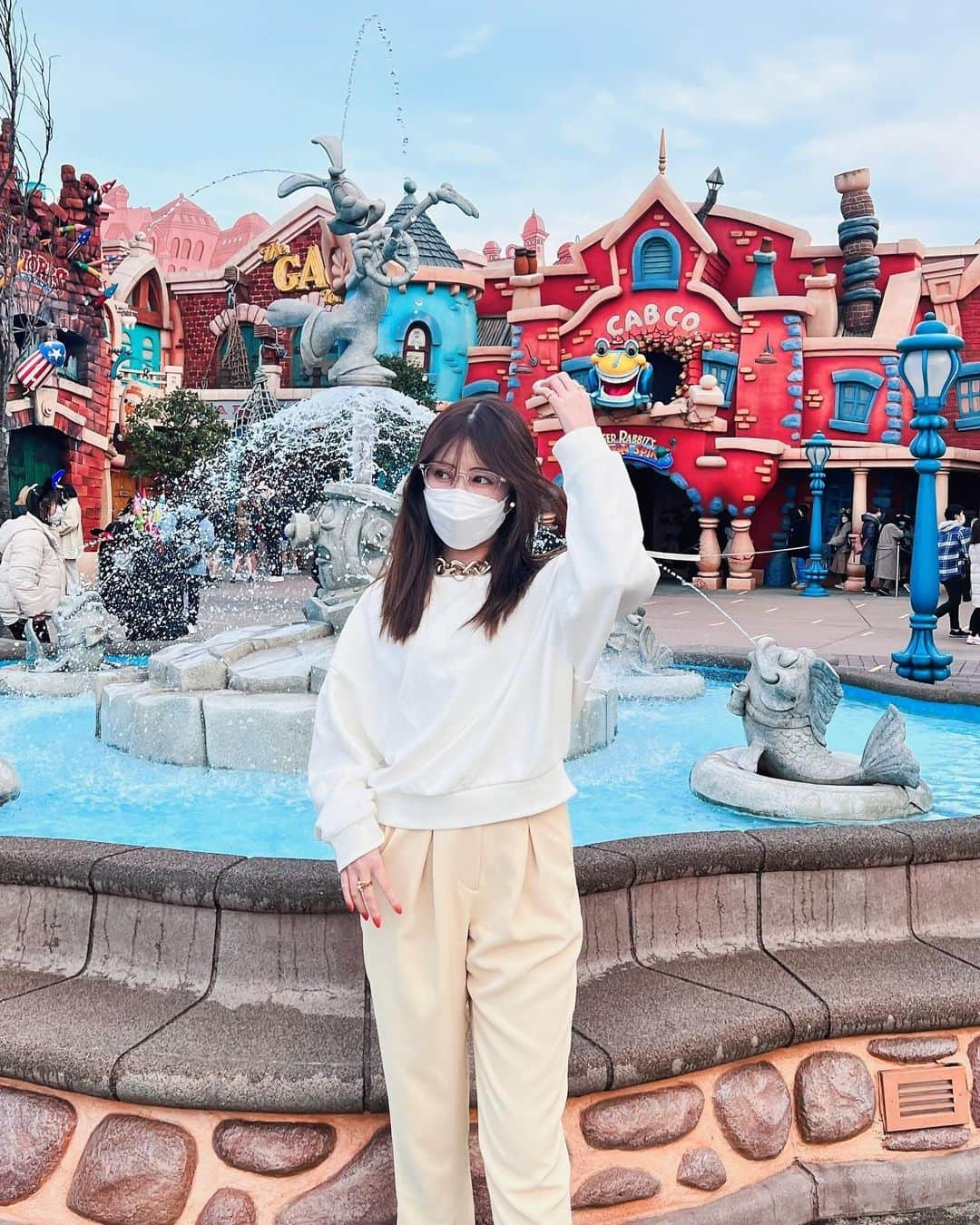 吉田朱里さんのインスタグラム写真 - (吉田朱里Instagram)「#eimyistoire とDisneyのコラボが可愛くて…👸🏼🏰🐭 #ディズニーランド ＃写真連投すまぬ」3月23日 9時08分 - _yoshida_akari