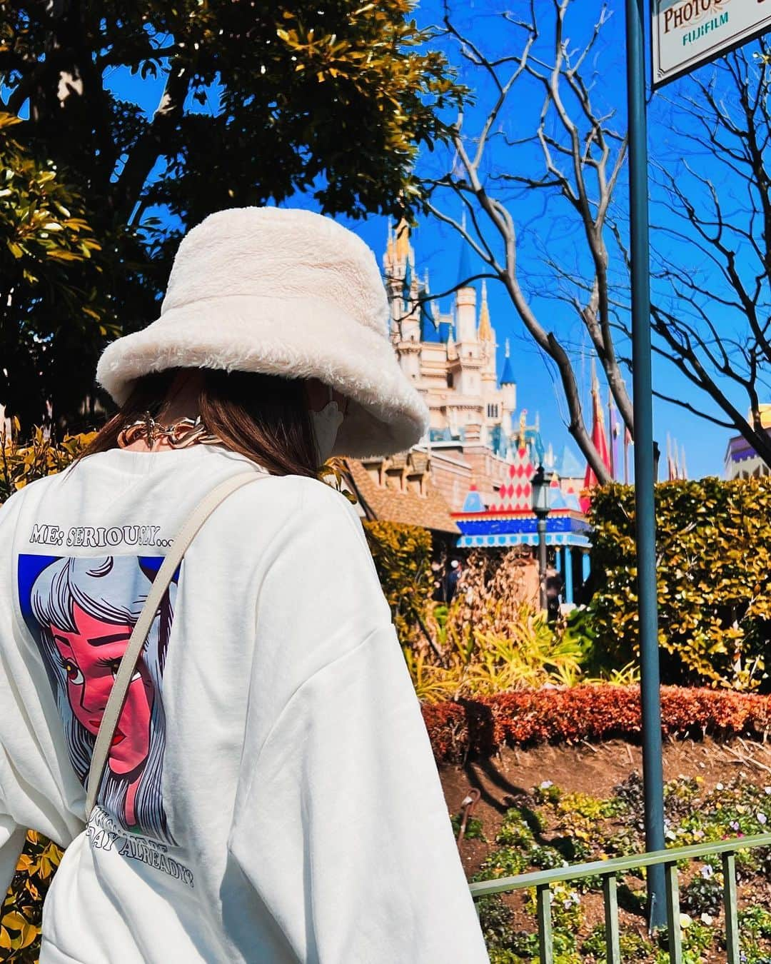 吉田朱里さんのインスタグラム写真 - (吉田朱里Instagram)「#eimyistoire とDisneyのコラボが可愛くて…👸🏼🏰🐭 #ディズニーランド ＃写真連投すまぬ」3月23日 9時08分 - _yoshida_akari