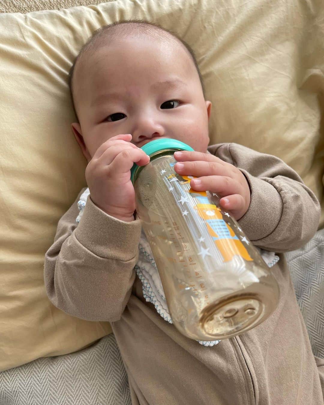 木村安梨沙さんのインスタグラム写真 木村安梨沙instagram 19日で も5ヶ月になりました 最近は いないいないばぁができるようになった おしゃべりの時間が長くなった よだれの量がすごい タッチ って言うと手を合わせてくれる 上唇を動画みたいに