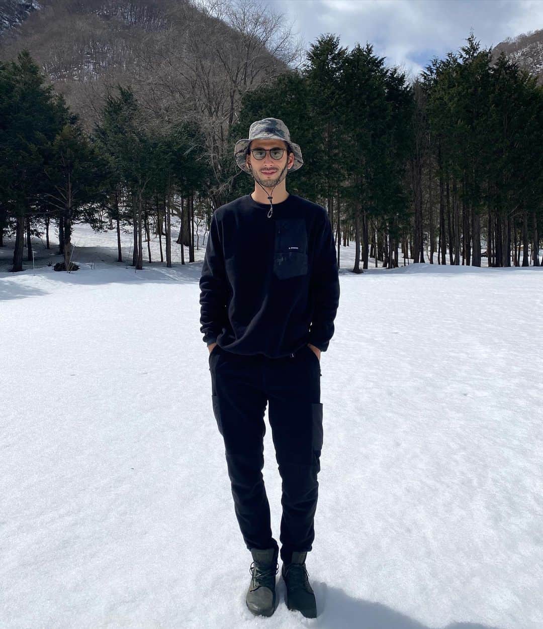 ワシントン・フェラーリのインスタグラム：「雪見温泉の旅♨️」