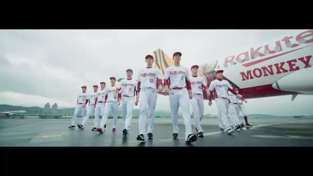 陳冠宇のインスタグラム：「《主題影片「Rise Up」今公布 高爾兄弟聯手影像音樂熱血沸騰》  2022樂天桃猿年度主題影片「Rise Up」不僅再戰起來，而且再狂起來，影片由國際品牌及車廠指定的導演高爾賢全程策劃，從辛苦練球過程找到最真摯的感動，也首次與親弟弟高爾宣跨界合作，在影片中展現「高爾兄弟」聯手影像音樂的完美組合，高爾兄弟 X 樂天桃猿正要大戰你的棒球感官！  今日由樂天桃猿公開的2022正式主題影片，因為導演高爾賢本身也曾是職業球員，希望憑藉自己曾為體育人的感動，在拍攝內容中展現情緒轉折與速度感，一開始的各式不順及求好心切，強打者陳俊秀揮出小白球帶動Rise Up氣勢，鄭文燦市長、浦韋青領隊以及10號隊友都在片中現身，展現10號隊友氣勢，強化上下對於樂天桃猿再戰起來的期待，影像音樂熱血沸騰！  領隊浦韋青表示：「樂天球團要打破原有框架，展現再戰起來的決心！」正片中松山機場、台灣虎航彩繪機全都入鏡，浦韋青也特別感謝相關協力單位，球員們在鏡頭前放聲狂吼、感受失敗之後的沮喪以及情緒發洩、不顧形象拼命練習，拍攝難度很高，浦韋青表示，一切都是來自於信任高爾賢團隊的專業拍攝。  正片在今日於樂天桃猿官方YT頻道上架，主場賽前介紹前皆會播放，「Rise up, when you fall~Rise up, to be greatness、Rise up, to reign again、Rise up, we are Rakuten」號召10號隊友迎接4月5日勇敢樂天開幕戰  #rakutenmonkeys」