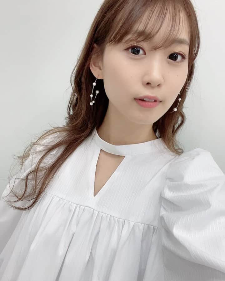芹澤優のインスタグラム：「・  🤍🤍🤍  女の子に生まれてよかった…  ってよく思う。 よく思うけど、ちょっとまて。 私もう女の子って歳ではないのか？  え、女性？女性ですか？ 27歳はもう立派な女性…ウーマン…  えーん  #🥺」