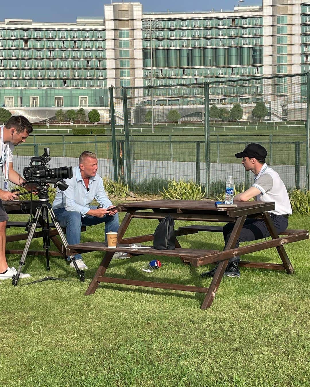 のインスタグラム：「Big event - big media ! Matt Chapman not at a picnic!! #ルメール#clbycルメール #dubairacing #racinguk」