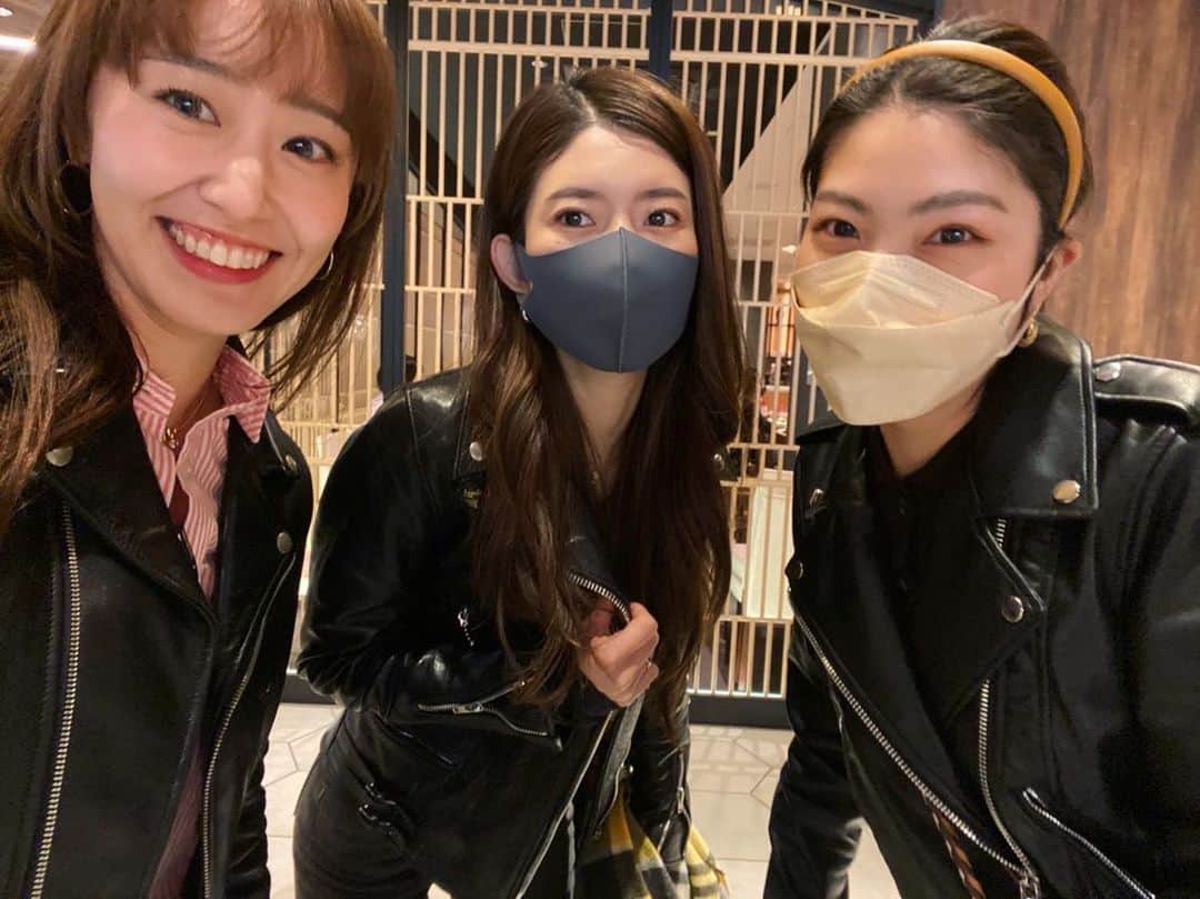 柳めぐみのインスタグラム：「. . 大好きな友達に会えた🤍 それぞれ環境が変わっても変わらぬ友情に感謝だな🤗🤍 . #ライダース被り #4人で会うの今年初 #バスクチーズモンブラン #焼きそばじゃないよ #可愛すぎた #次女 #癒し #友よてんきゅ」