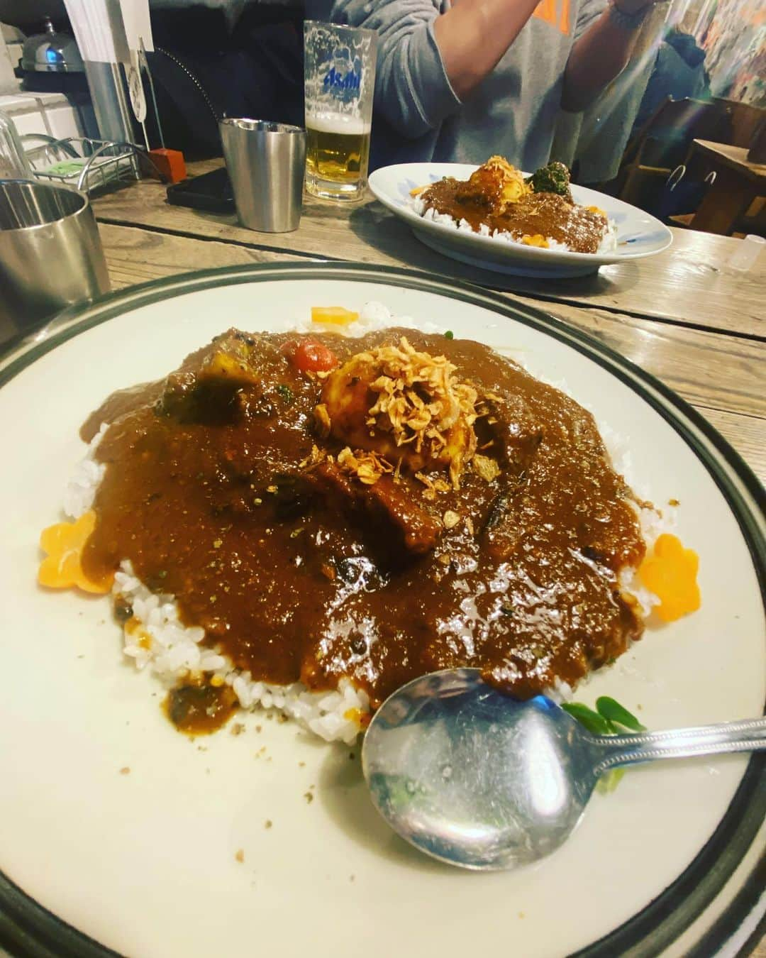 森山直太朗のインスタグラム：「なう、茄子おやじなう。  #下北沢 #カレー」