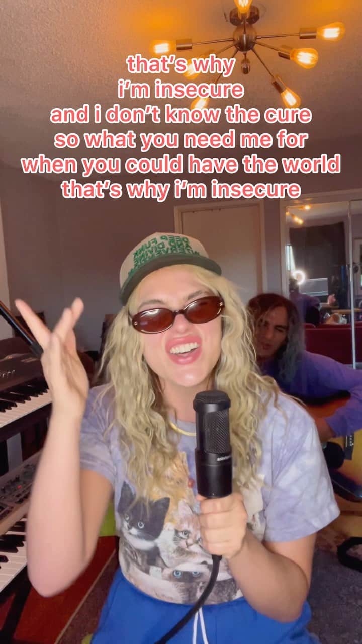 マティー・ノイズのインスタグラム：「wrote this one today w @afsheenmusic & it was one i really needed to get off my chest for a while now. i’m just now at 24 starting to process a lot of the trauma i’ve been through in my life, mostly revolving around men. work wise, love wise, you name it. but what i’ve realized is i am not responsible for the way they treated me. their energy is no longer mine to take on because that’s not who I AM. it’s not how i treat people. i have grown to have compassion and empathy for the people that hurt me instead of holding on to anger. my heart is at peace with forgiveness and i feel light most days. these experiences don’t define me, they’re my education and how ive learn to protect myself. but, it has affected me & the body remembers.  that’s why i wanted to write this song. this healing process is a never ending journey but one things for sure im happily committed to never stop growing and learning. thank you for letting me vulnerable with you ❤️ it’s all love xo this is “insecure”」