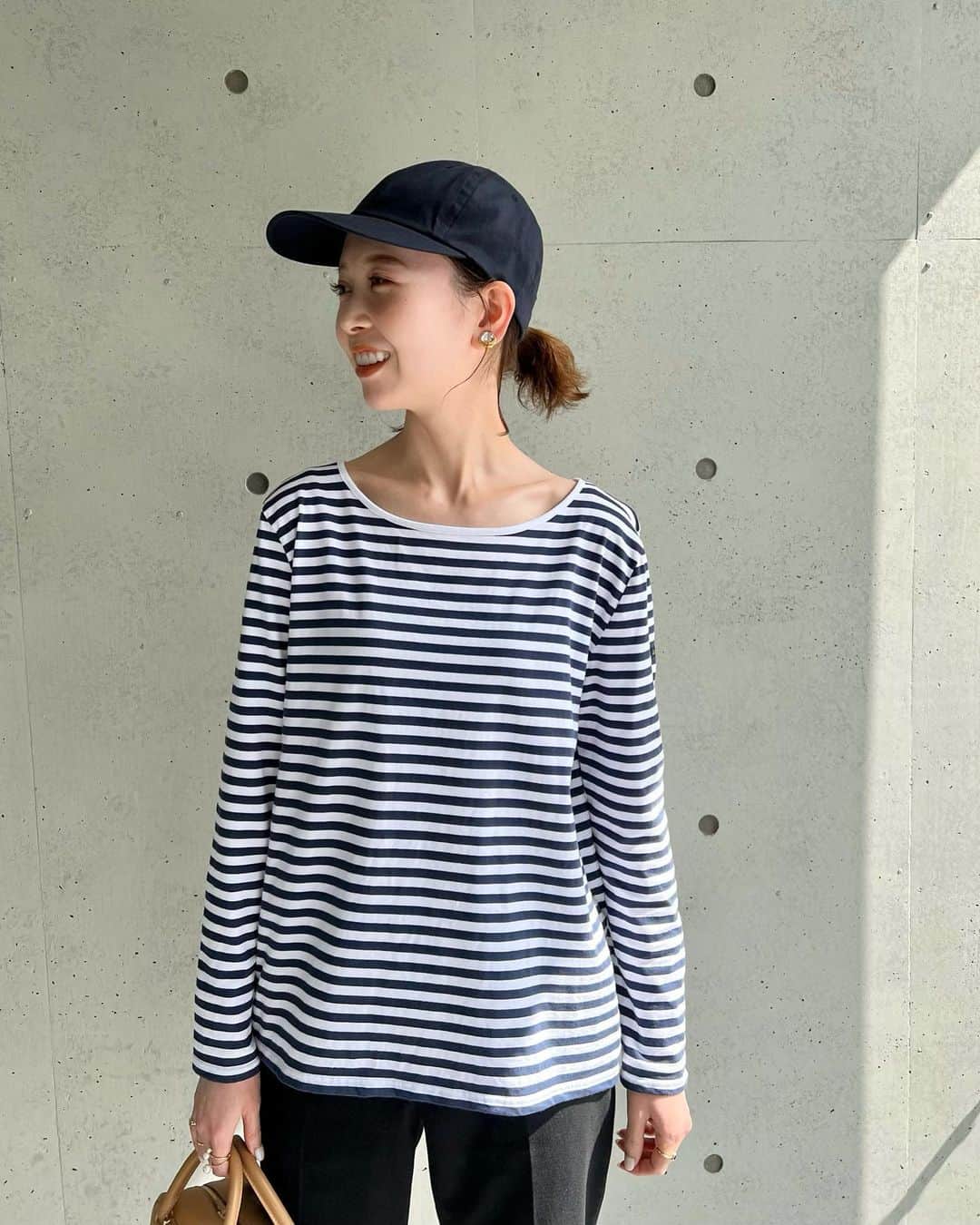 はれこのインスタグラム：「『ネイビー ロゴ無し キャップ』  日々検索して見つけたキャップ🧢😭笑  この前の私服でした🐣  -  cap @kijimatakayuki   tops @slobeiena no.22070913002210 LE MINOR SLOBE別注ボーダーカットソー  -  #slobeiena #スローブイエナ #baycrews #ベイクルーズ #2022ss #はれこ私服まとめ」