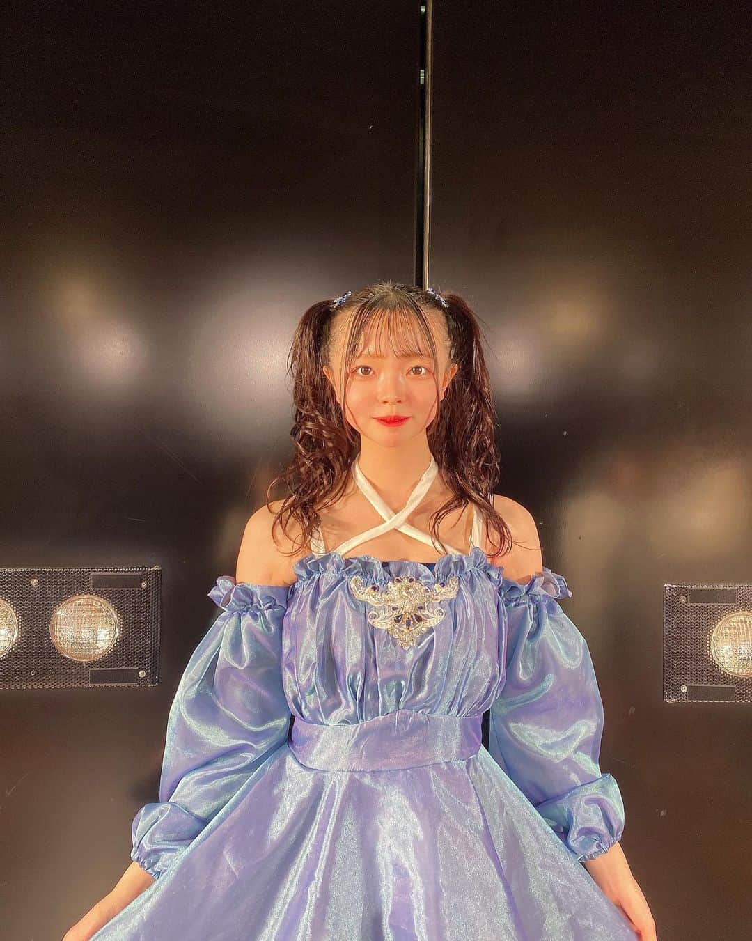 奥本陽菜のインスタグラム：「とっても素敵な卒業公演💭 ・ ・ ・ ・ 死ぬ時に一番最初に思い出す思い出は絶対これって言うのが決まりました😚 ・ ・ ・ 素敵なお花もありがとう🌸 ・ ・ ・ 大好きだよーーー‼️ ・ ・ たくさん写真撮ったので上げていきますね✊  #アイドル  #卒業ドレス  #卒業公演  #幸せ」