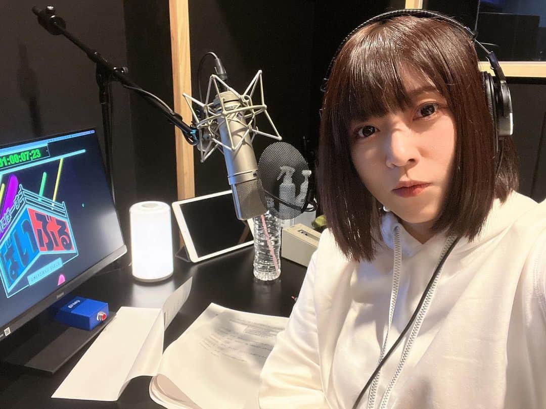 鈴華ゆう子のインスタグラム：「ナレーションのお仕事からの自身のラジオ番組の収録でした！ 今日はしゃべり倒すDayでした！ #鈴華ゆう子 #yukosuzuhana #ゆにばーすばいぶる #プロレス #和楽器バンド #Wagakkiband #鈴華ジャパン #日本が好きになっちゃうラジオ」