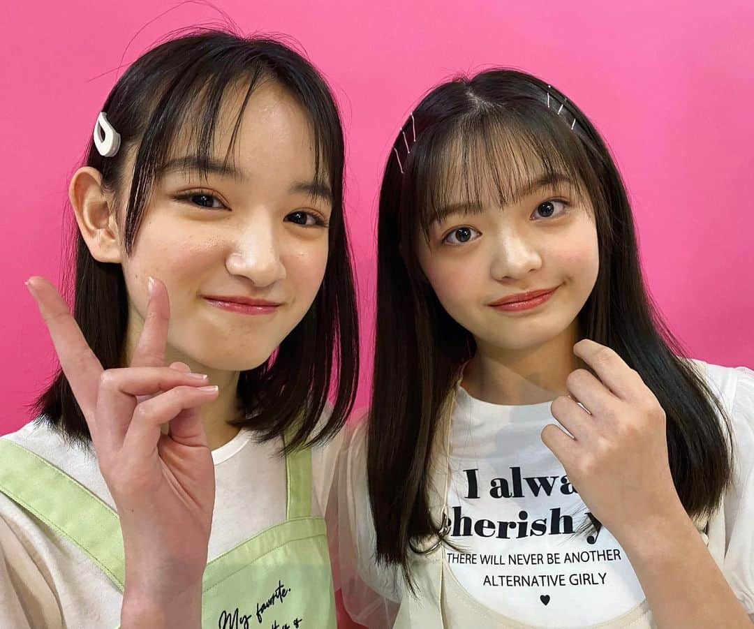 ニコ☆プチのインスタグラム：「. . ニコ☆プチ4月号には 通学ヘアアレが30個のってるよ♡ 春休みに練習してみてね⭐️ . . #川口莉奈 #川崎王愛 #ニコプチ .」