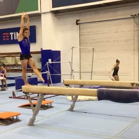 ジャジ・バルボサのインスタグラム：「#keepgoing 💙 • • • @timeflamengo  @timebrasil  @cbginastica  @flaginastica  @loteriascaixaoficial」