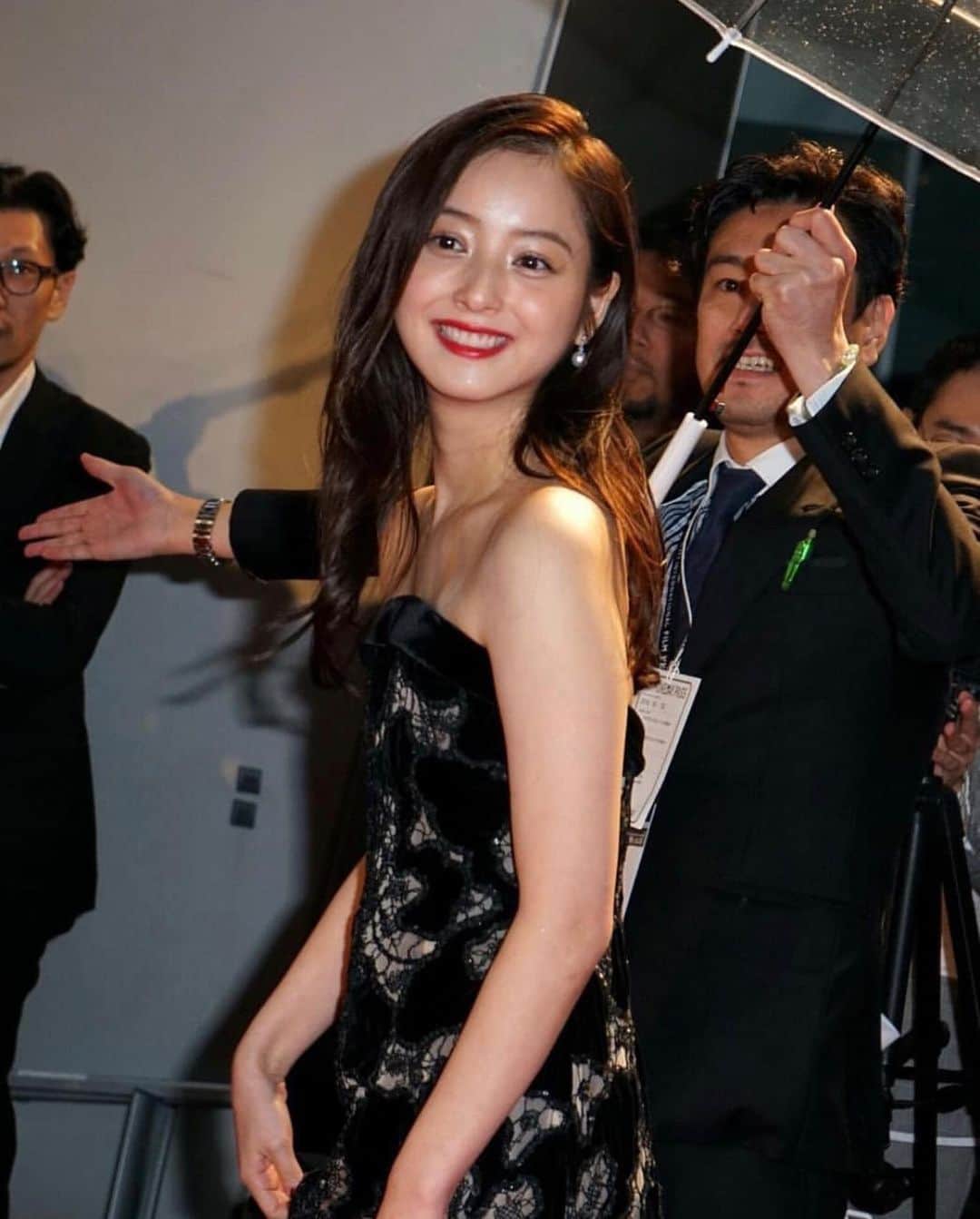 星來のインスタグラム：「佐々木希 黒ドレス美しさ抜群。 #佐々木希 #女優 #黒ドレス #美しい #笑顔 #可愛い #いいね返し #インスタ映え #instagood #instalike #f4f #l4l #likeforlikes #likeforfollow #いいねした人全員フォローする #お洒落さんと繋がりたい #美男美女と繋がりたい」