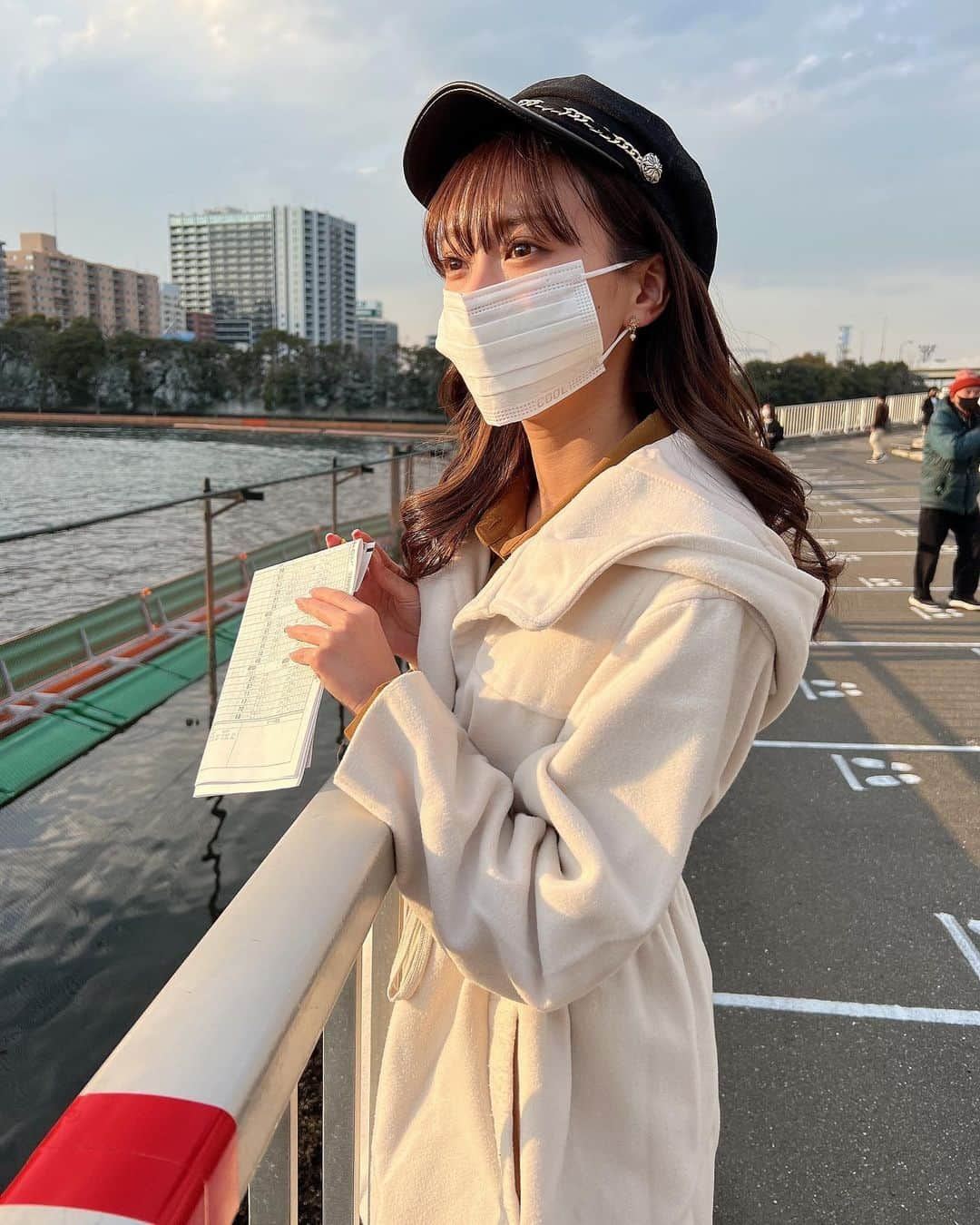 岡島彩花さんのインスタグラム写真 - (岡島彩花Instagram)「・  勉強しにお父さんとボートレース🚤  やっぱりルーキーシリーズ面白い🫣 毎日平和島通いたい〜！！！笑  （遊んでくれる人パパとママしかいない🥵）  #ボートレース平和島」3月24日 18時25分 - okajima_ayaka