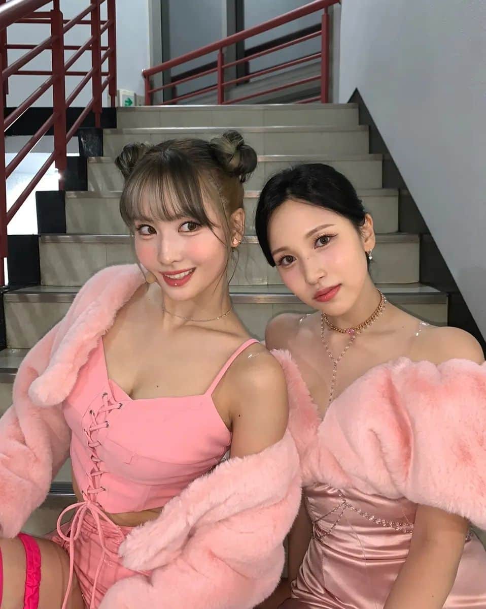 TWICEさんのインスタグラム写真 - (TWICEInstagram)「미탄 탄죠비오메베또💗🥳💗🥳」3月24日 18時55分 - twicetagram