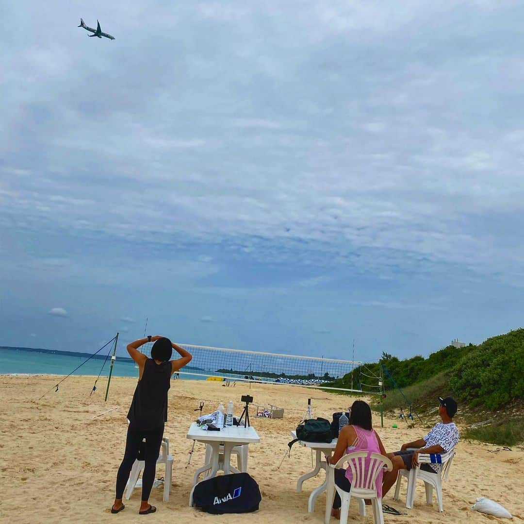 坪内紫苑のインスタグラム：「. 3/22〜3/31 TRAINING CAMP IN MIYAKOJIMA🌺 . #宮古島#miyakojima#与那覇前浜ビーチ #バレーボール#volleyball #beachvolley #🏐」