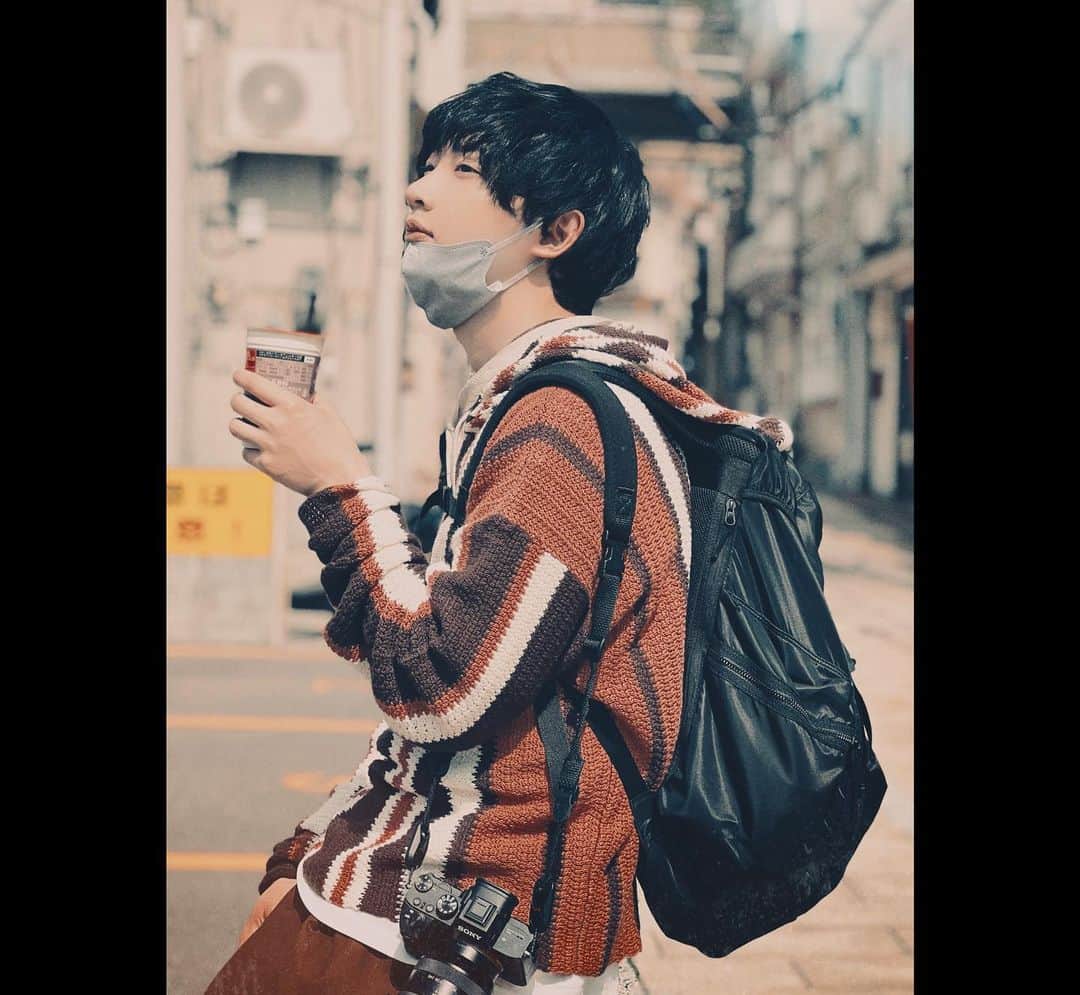 和合真一のインスタグラム：「インスタがほぼストーリー投稿しかしてないので、たまには。  てか、活用方法が見えないんだけどどうすれば良いかねー？ 普段自撮りばっかだから他撮り専用にすっぺか？  #広島県 #尾道 #ロケ合間の一息 #朝5時台起きでおねむな和合さん #和合真一 #shinichiwago」