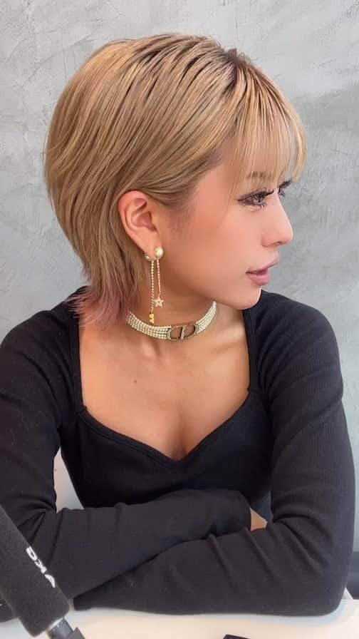 華のインスタグラム：「@cosme インスタ LIVE🎥🖤」