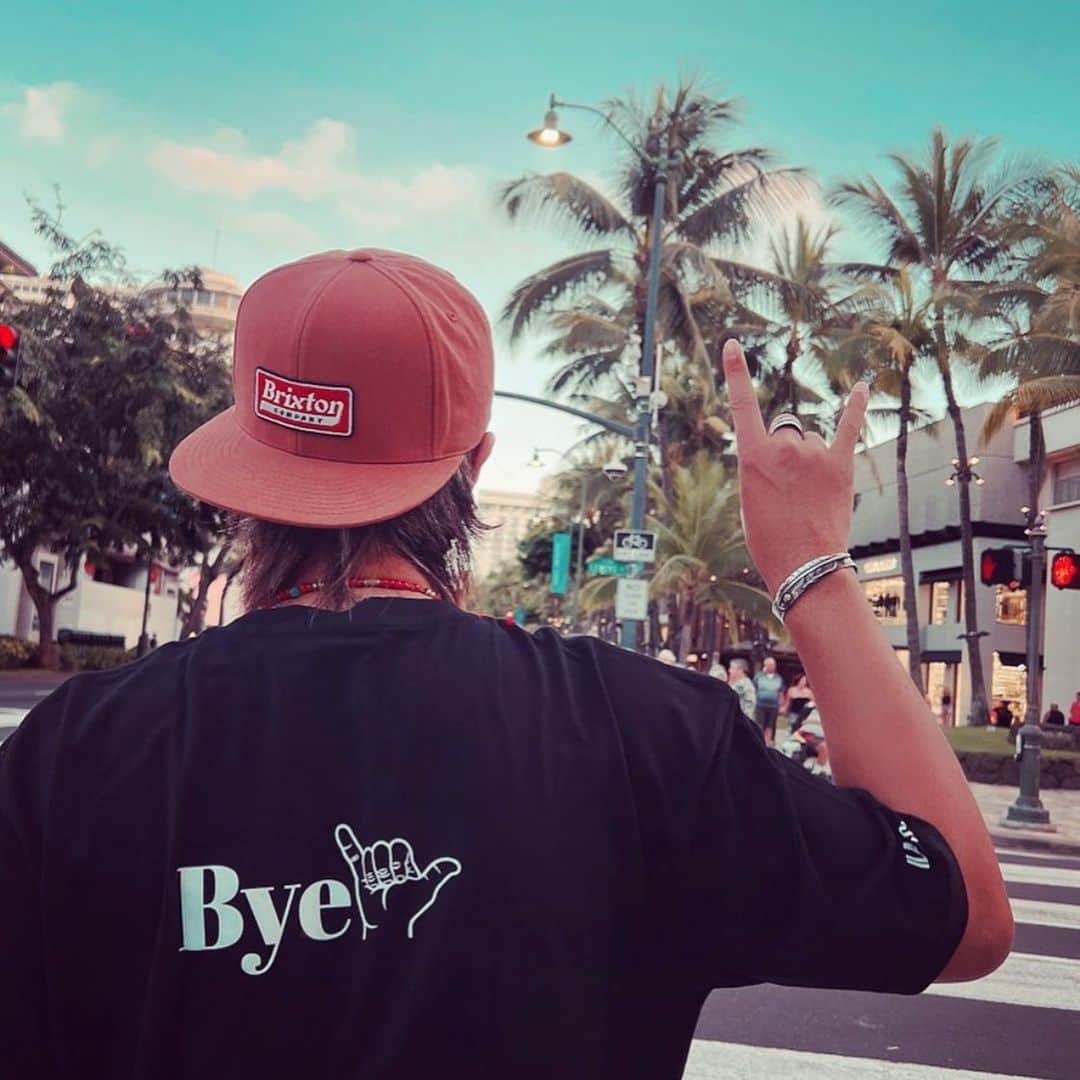ILAのインスタグラム：「Hope you enjoyed Hawaii 🤙🏼👋🏼 @showlo」