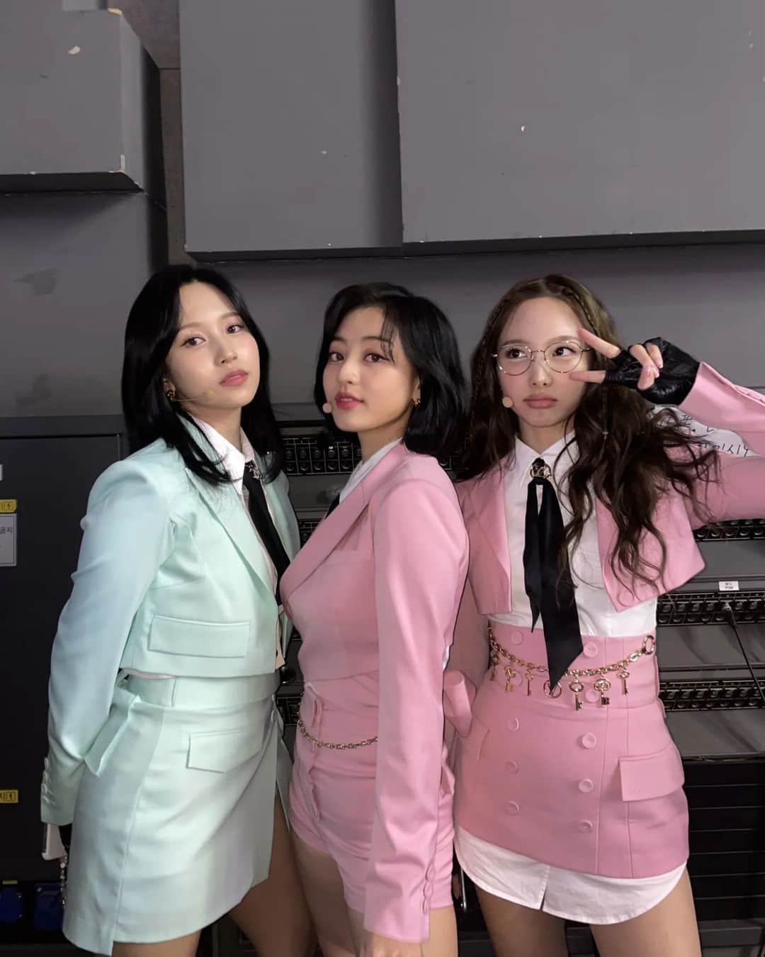 TWICEさんのインスタグラム写真 - (TWICEInstagram)「미나씨생일축하해요오오오옹 97즈짱97최고러뷰마프렌💚💚💚💚💚」3月24日 16時05分 - twicetagram