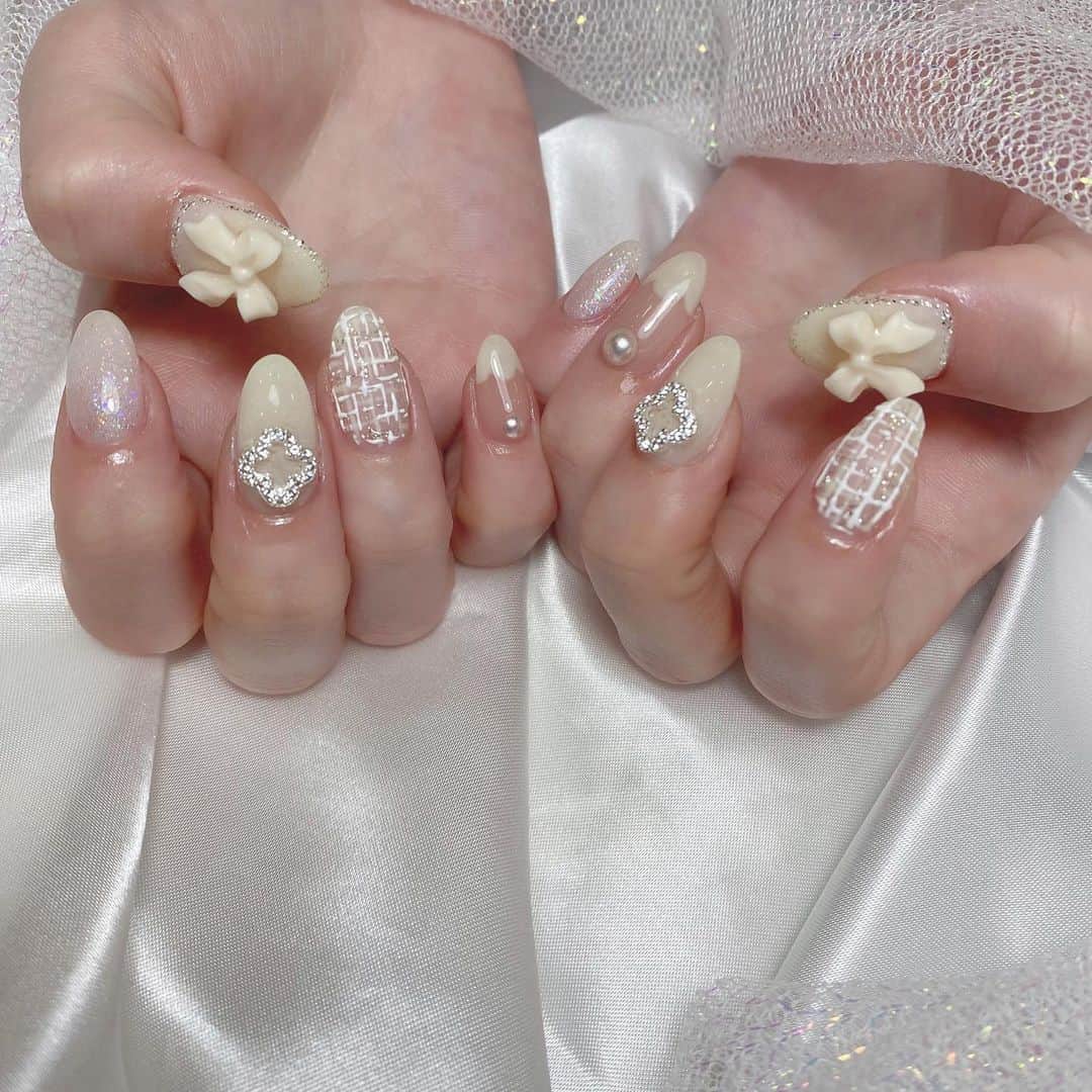 佐野心音のインスタグラム：「New nail🤍 ツアーに向けてパンナコッタ意識のネイルにした❕」