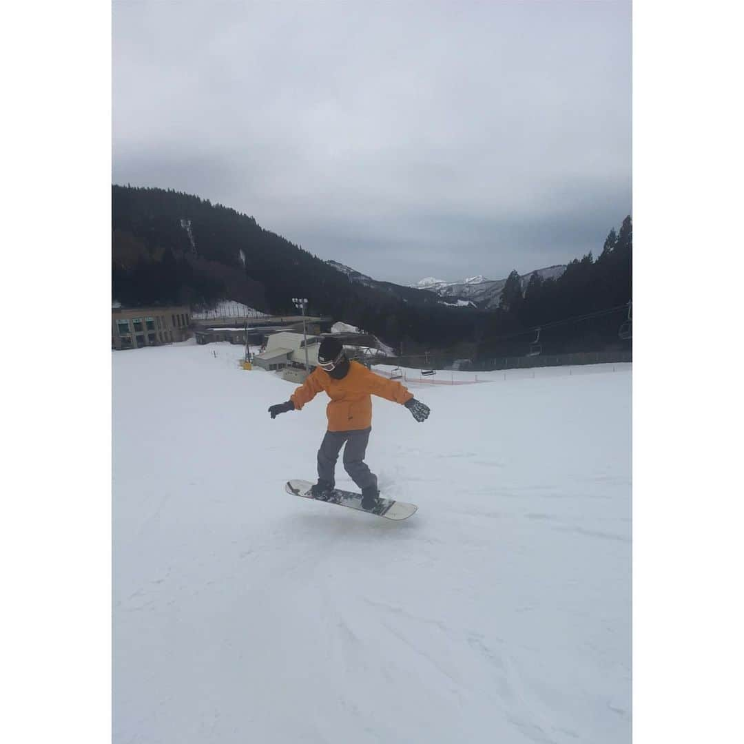 瀧川翔太さんのインスタグラム写真 - (瀧川翔太Instagram)「スノボー🏂 ・ ・ ・ ・ ・ ・ ・ ・ ・ ・ ・ ・ ・ ・ ・ 友達と旅行！  #今日好き  #卒業編2022  #スノボー  #旅行  #05  #fff #fyp  #followforfollowback」3月24日 17時23分 - sho__tan2532