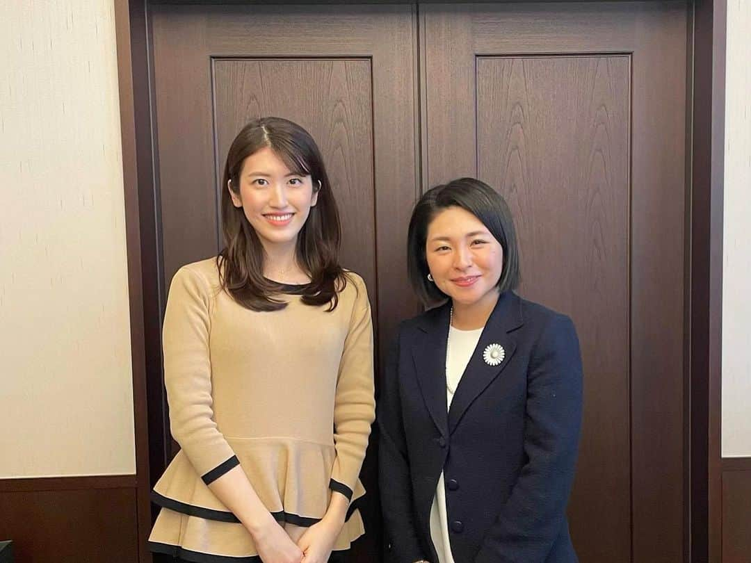 杉本雛乃さんのインスタグラム写真 - (杉本雛乃Instagram)「私はこの1年半、東京大学総合文化研究科にて副専攻をとっていて、 横山広美教授のもとで1年間研究の機会をいただいていました。 . ミスの活動をきっかけに携わっていた、理系女子学生進路選択支援のあり方について、自分の中で整理したいという思いが強く、 STEM genderに関して大きな研究をされている横山先生にお世話になりました。(横山先生は物理出身で、他にも様々な研究をされているとても素敵な先生です...！✨✨) . 本専攻もありながらの研究でなかなか進まないときもあったのですが、 私の中でとてもとても大切な経験となりました☺️ 副専攻はこれで一区切りとなりますが、引き続き本専攻の研究頑張ります✨ . この春ご卒業の皆さん、おめでとうございます💕」3月24日 20時57分 - hinano_sugimoto