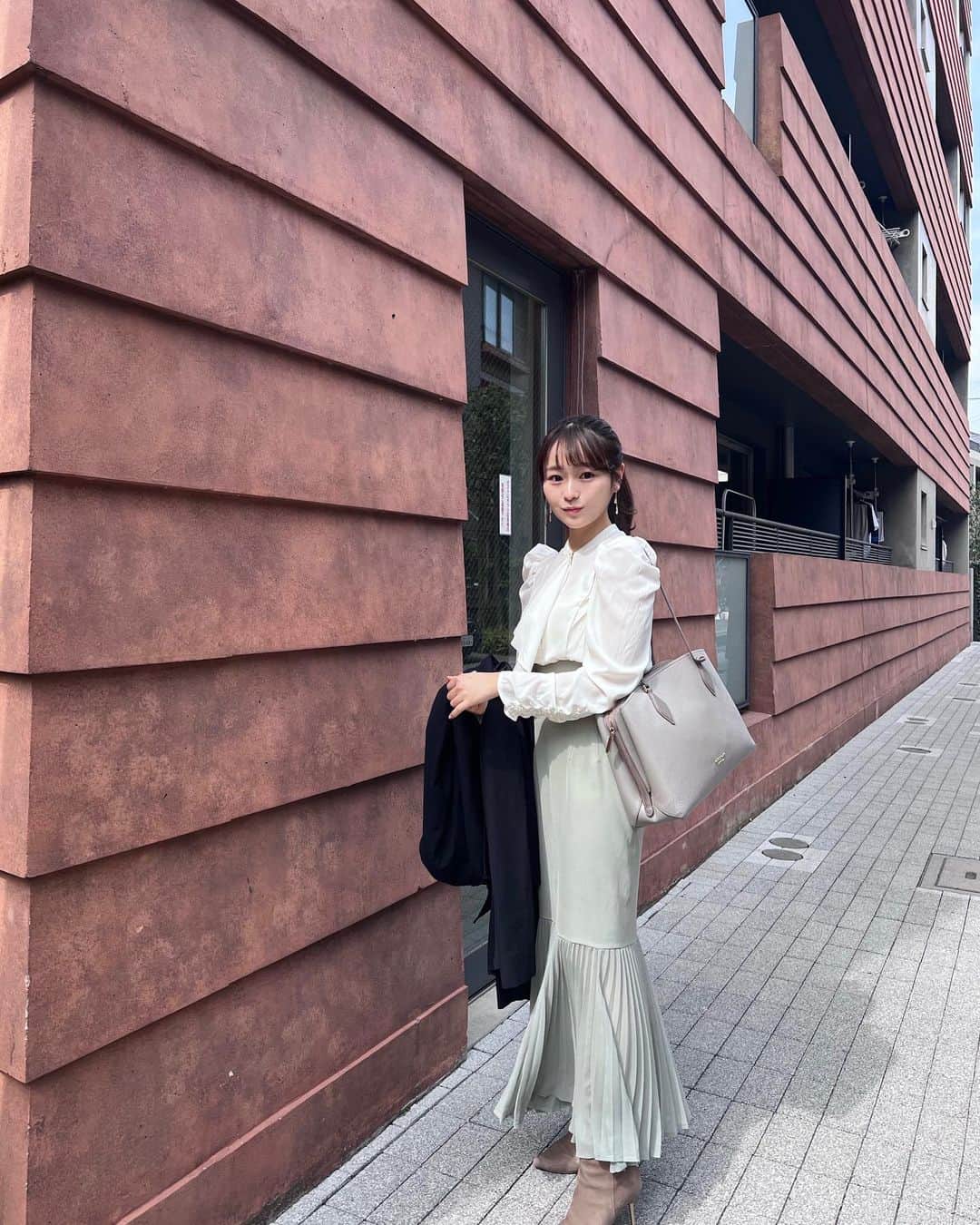 奥原ゆきののインスタグラム：「この間の全身🐥 cocodealのスカートは身長小さい人に是非おすすめしたい 店員さんに聞いたら、デザイナーの方が低身長だから他のブランドよりSサイズが小さめなんだって🙃 ウエスト自分で絞れるのも🙆‍♀️」