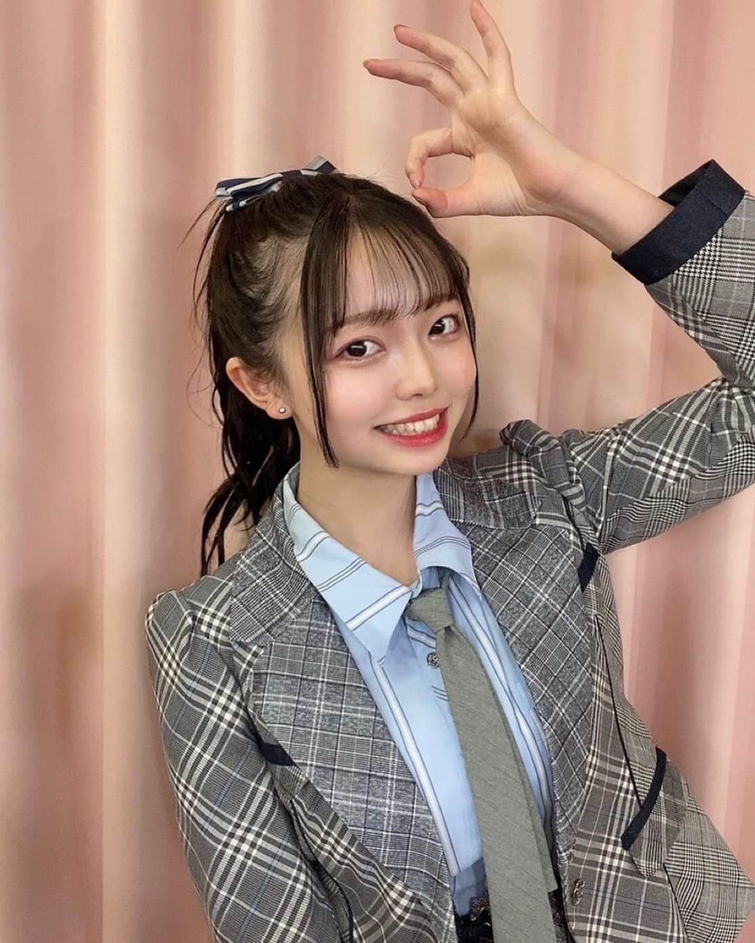 のインスタグラム：「約4年半本当にありがとうございました。 ・ ・ ・ アイドルができて本当に幸せです💓大人になれたでしょうか？あの頃の私よりも😌 ・ ・ ・ ・ ・ 皆さんが歩く道にいつも陽があたりますように💭またどこかで🥰」