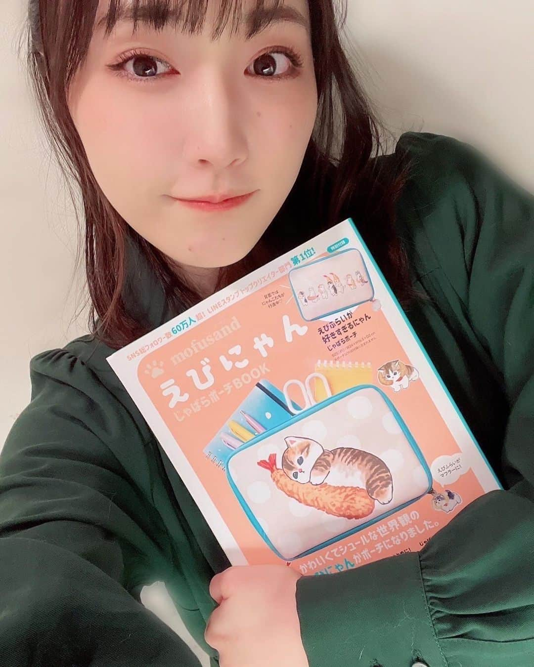 譜久村聖さんのインスタグラム写真 - (譜久村聖Instagram)「えびにゃん🍤えびにゃん🍤  可愛すぎるーーーー♡ 何を入れたらいいかな？？  #ぢゅの さん #えびにゃん #ムック本 #morningmusume22 #モーニング娘22 #譜久村聖 #凄いラヴィ毛ついてる」3月24日 22時33分 - mizuki_fukumura.official