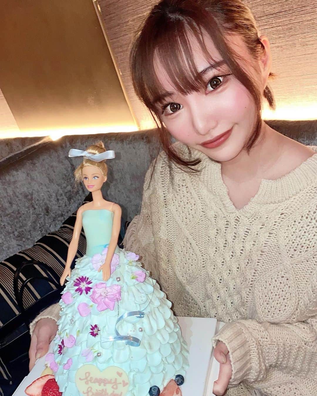 のインスタグラム：「お誕生日にこんなかわいいケーキもらった🥰💕 26ちゃいのりかもよろしくお願いします🥺」
