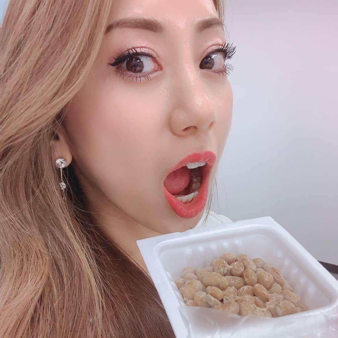 のインスタグラム：「丸の内OLの今週の食事大公開㊙️  大人になってからの 美しくなるダイエット㊙️㊙️  カロリーをただ減らすのではなく、質を考えて栄養にならないものをなるべく食べないように  栄養のあるものを、 しっかり食べるように㊙️㊙️㊙️  続きは今日のブログをご覧下さい  @favo_link  #ダイエット #納豆 #おはぎ」