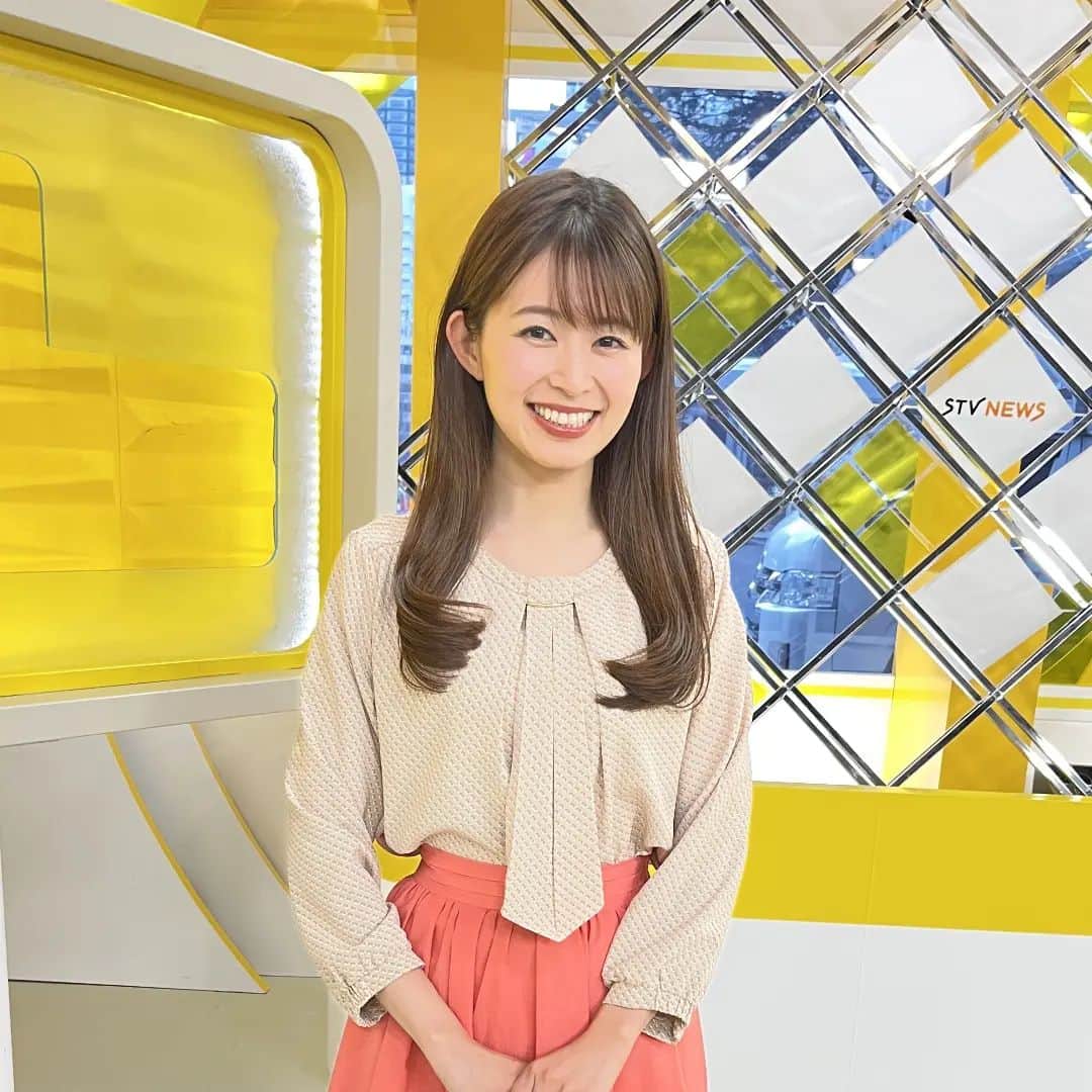 札幌テレビ「どさんこワイド朝」のインスタグラム：「けさの衣装  #どさんこワイド朝  #大家彩香  #西尾優希」