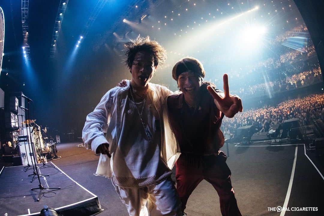 あきらかにあきらのインスタグラム：「✌️」