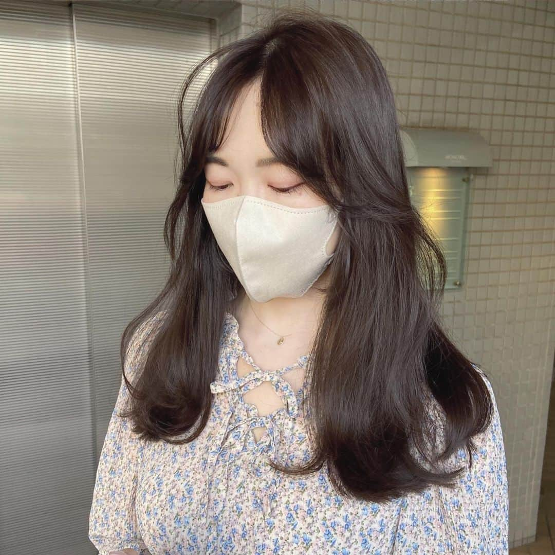 佃加菜さんのインスタグラム写真 - (佃加菜Instagram)「sheer beige🤍 毛先重め柔らかmedium🤍」3月25日 11時28分 - tsukuda_kana