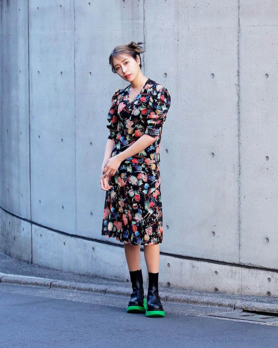 Droptokyoさんのインスタグラム写真 - (DroptokyoInstagram)「HINAKO UMEMURA / @hinaofficial0313  Occupation: Talent Top: @viviennetam_jp Skirt: @viviennetam_jp  #viviennetam#viviennetamjp#pr#streetstyle#droptokyo#tokyo#japan#streetscene#streetfashion#streetwear#streetculture#fashion#ストリートファッション#コーディネート⁣⁣⁣⁣⁣⁣⁣⁣⁣⁣⁣⁣ Photography: @abeasamidesu Hair&Make-up: @ken_nagasaka」3月25日 12時00分 - drop_tokyo