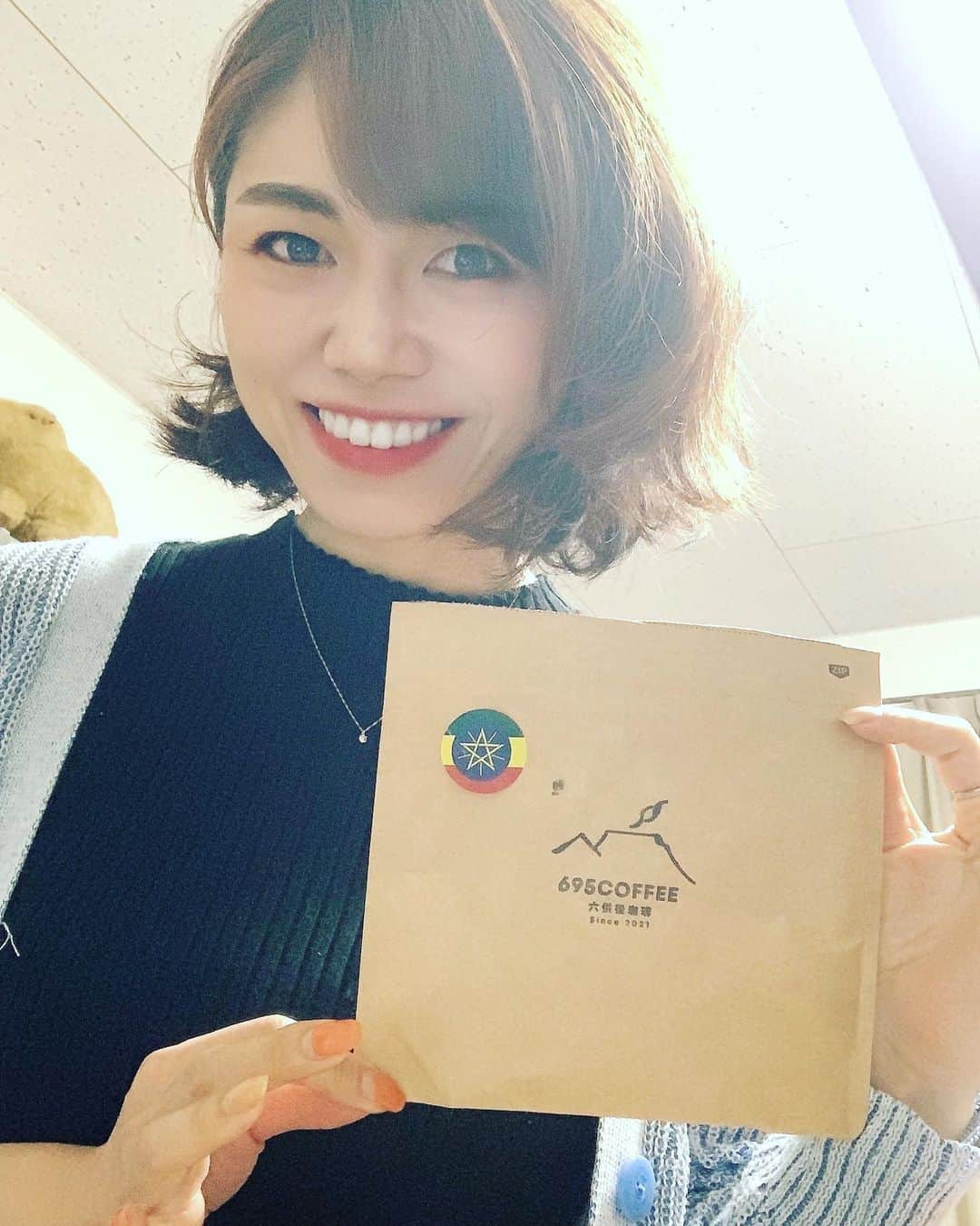 小林アナさんのインスタグラム写真 - (小林アナInstagram)「fmさくだいら アナトューユー 今週もありがとうございました😊 なんと気付けば1周年！ 今後ともよろしくお願いします🌸  いつも出てくれてる 佐久長聖高校同級生　 戸塚専務のお店 695coffeeのコーヒー！ スッキリ飲みやすい😍✨  #アナトゥーユー」3月25日 12時00分 - genkobiribiri