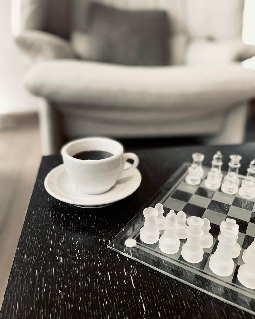 Manaさんのインスタグラム写真 - (ManaInstagram)「☕️♟️ . . . #chess #coffee #breaktime #coffeebreak」3月25日 12時33分 - mana.tcy