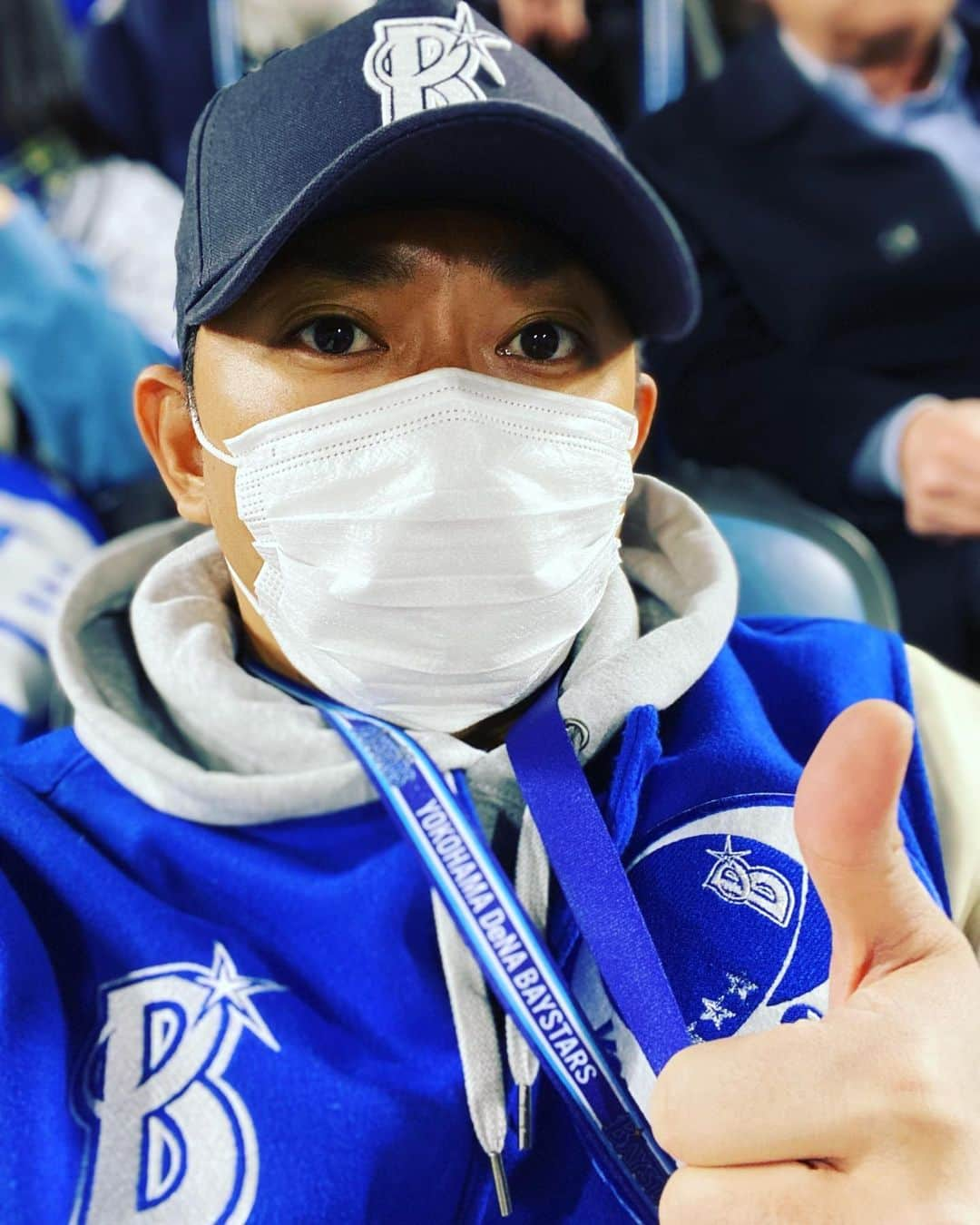 今井翼さんのインスタグラム写真 - (今井翼Instagram)「プロ野球  開幕  #横浜スタジアム #横浜denaベイスターズ  #好物 #崎陽軒 #焼売弁当 #めちゃ並んだ末に #目の前で売り切れた #そして負けた #僕が観に行く試合 #勝率低い #でも勝ち試合を観に #出来るだけ行きたい  #ベイスターズ今井」3月25日 22時40分 - tsubasaimai_official