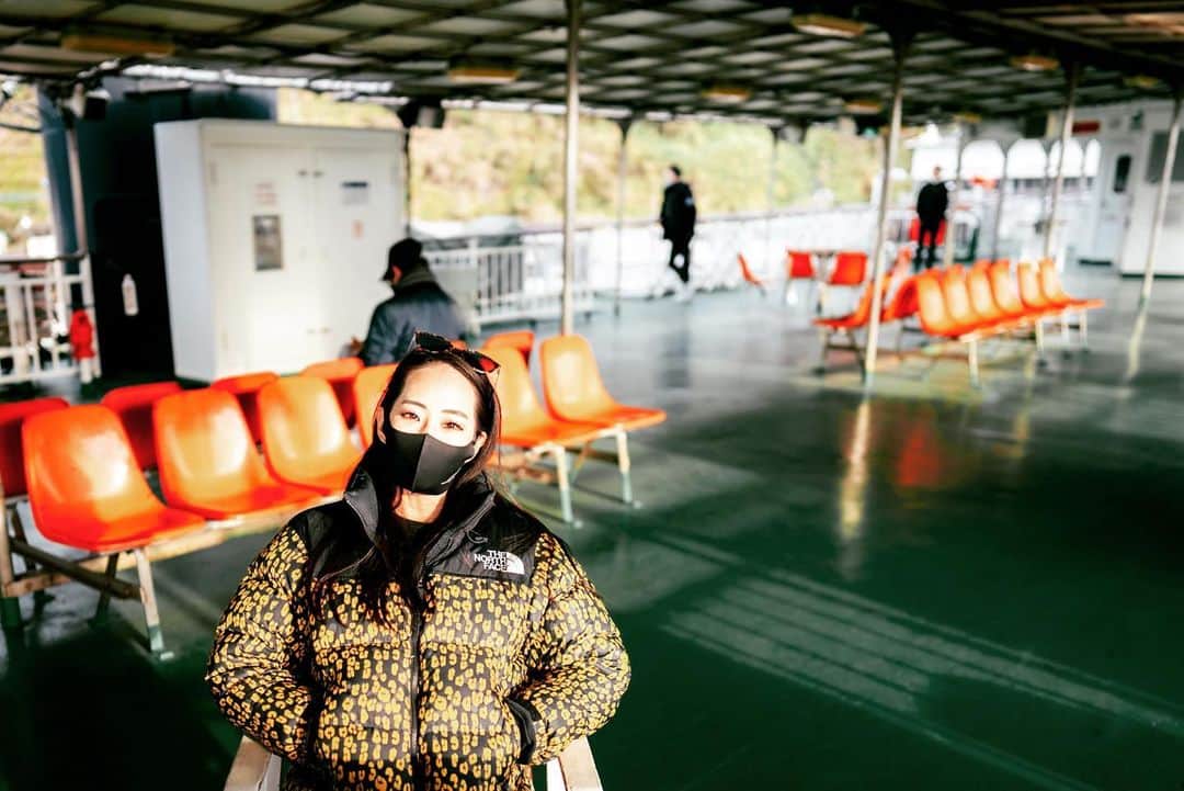 野口啓代のインスタグラム：「懐かしき鹿児島photo..  そろそろこのお気に入りのダウンも クリーニング出していいかな?🌼  あったかくなってきて また岩とか岩とか旅行とか 行きたくなってきました✈️🌴  みんないろいろスタートする4月 わくわくしますね さて私はなにをしよう☺️💭 ———————————————————————— @au_official @raffinee_orientalbio #三井不動産 @cowsoapcp @thenorthfacejp @lasportivajp @petzl_official  @newhale_japan @frictionlabs」