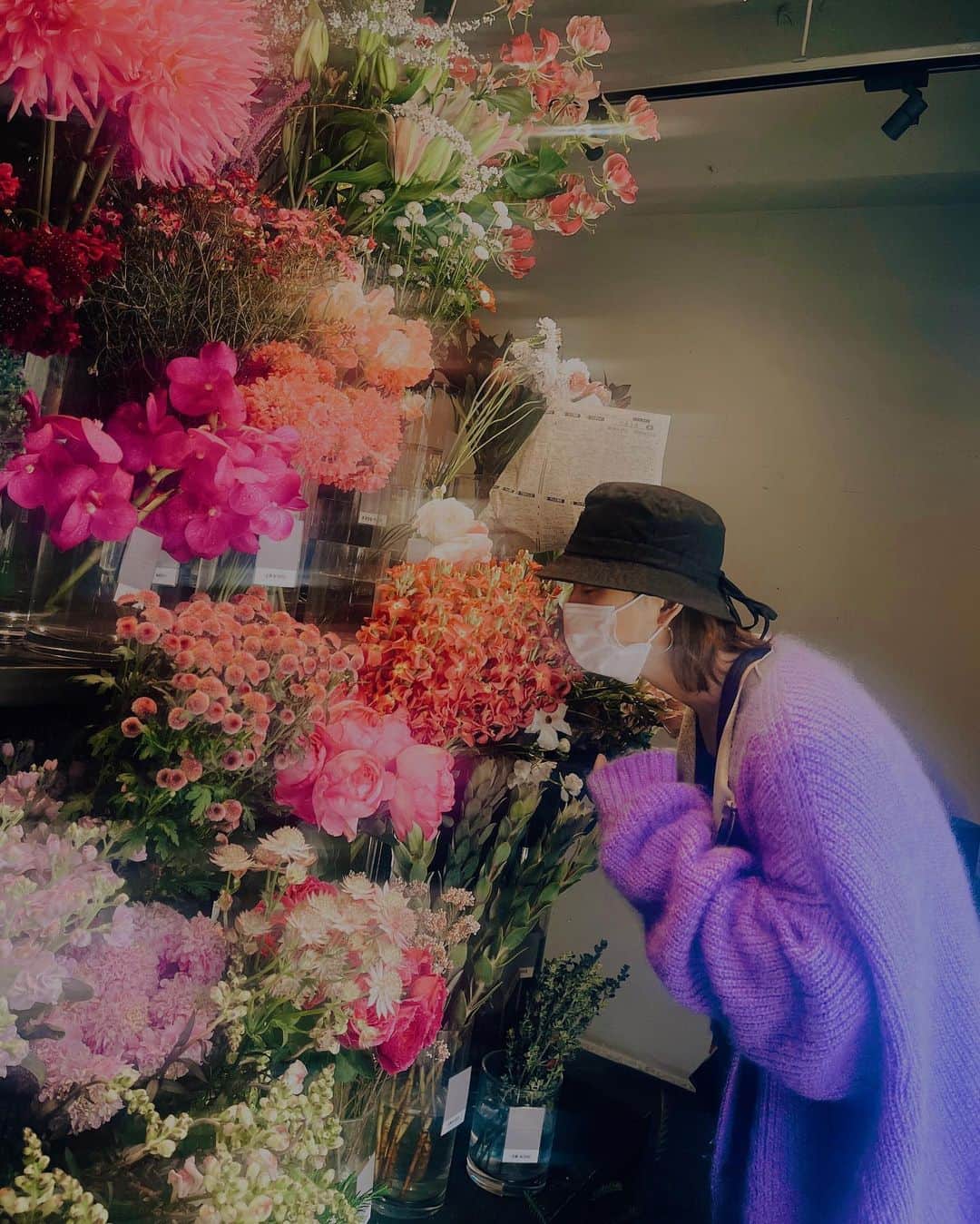 のインスタグラム：「花とオジサン🌸」