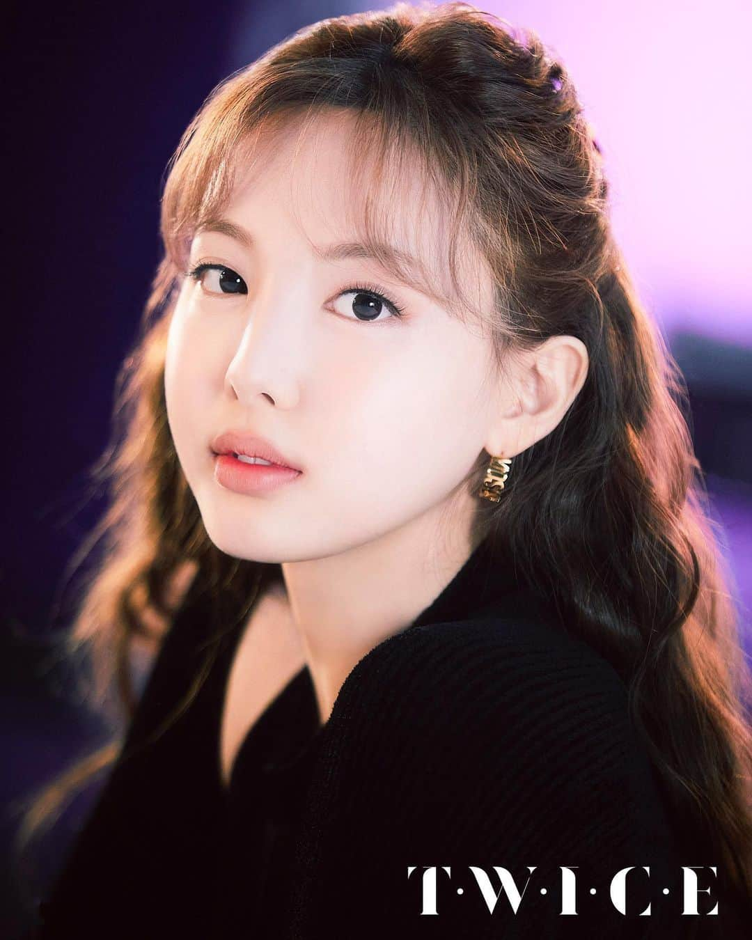 TWICEさんのインスタグラム写真 - (TWICEInstagram)「TWICE JAPAN DEBUT 5th Anniversary『T・W・I・C・E』 2022.05.25 Release  TEASER PHOTO -NAYEON-  #TWICE #NAYEON #TWICE_JAPANDEBUT5thAnniversary #T・W・I・C・E #DVD #Bluray」3月25日 23時58分 - twicenews