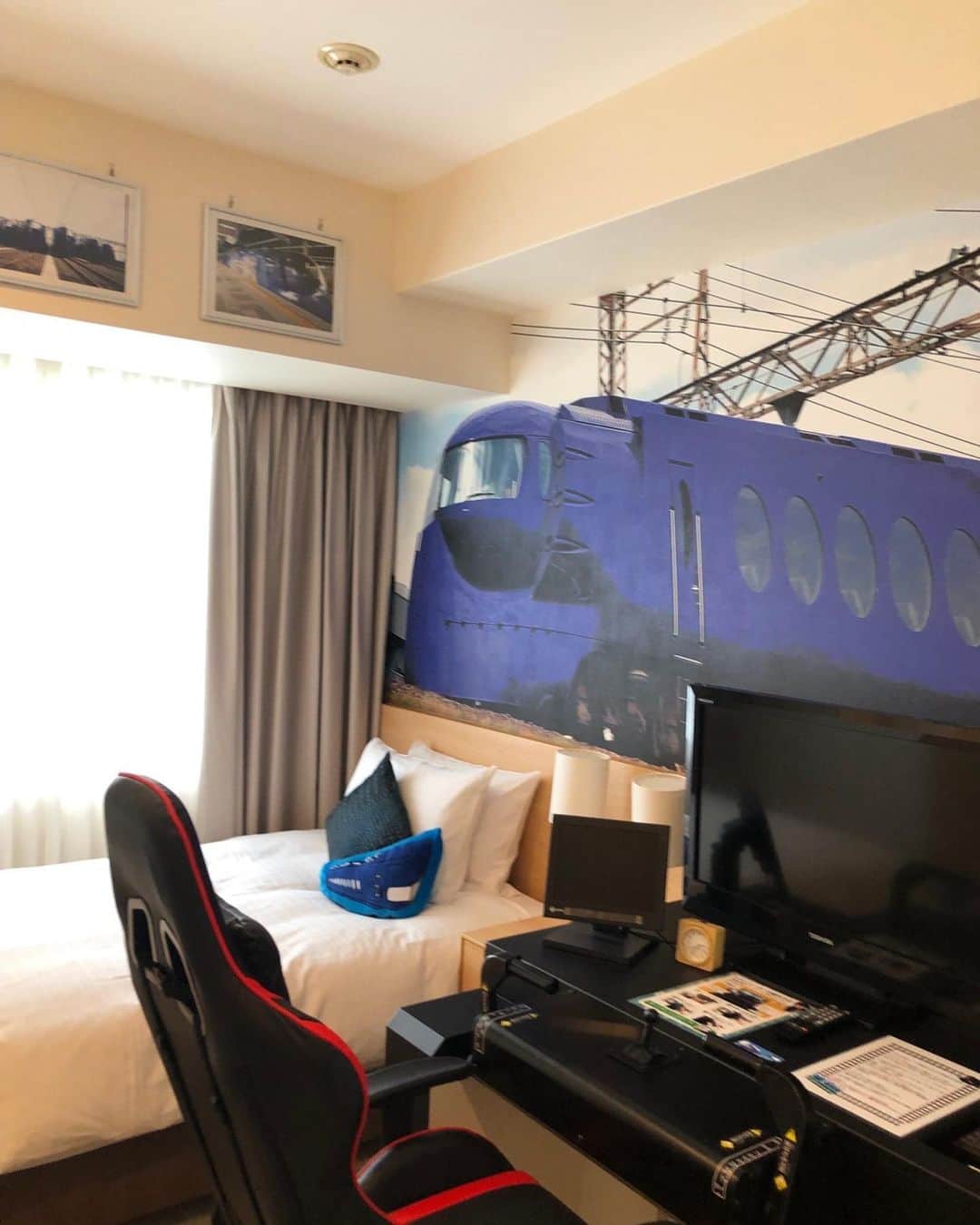 中川礼二のインスタグラム：「フレイザーレジデンス南海大阪のトレインルーム  #南海電車 #南海電鉄 #フレイザーレジデンス南海大阪 #大阪 #鉄道 #鉄オタ #鉄道写真 #電車 #アメトーク #アメトーーク」